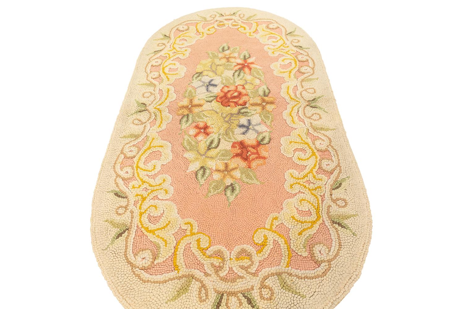 Antiker amerikanischer Lachsfarbener Teppich mit Kapuze im Zustand „Gut“ im Angebot in Ferrara, IT
