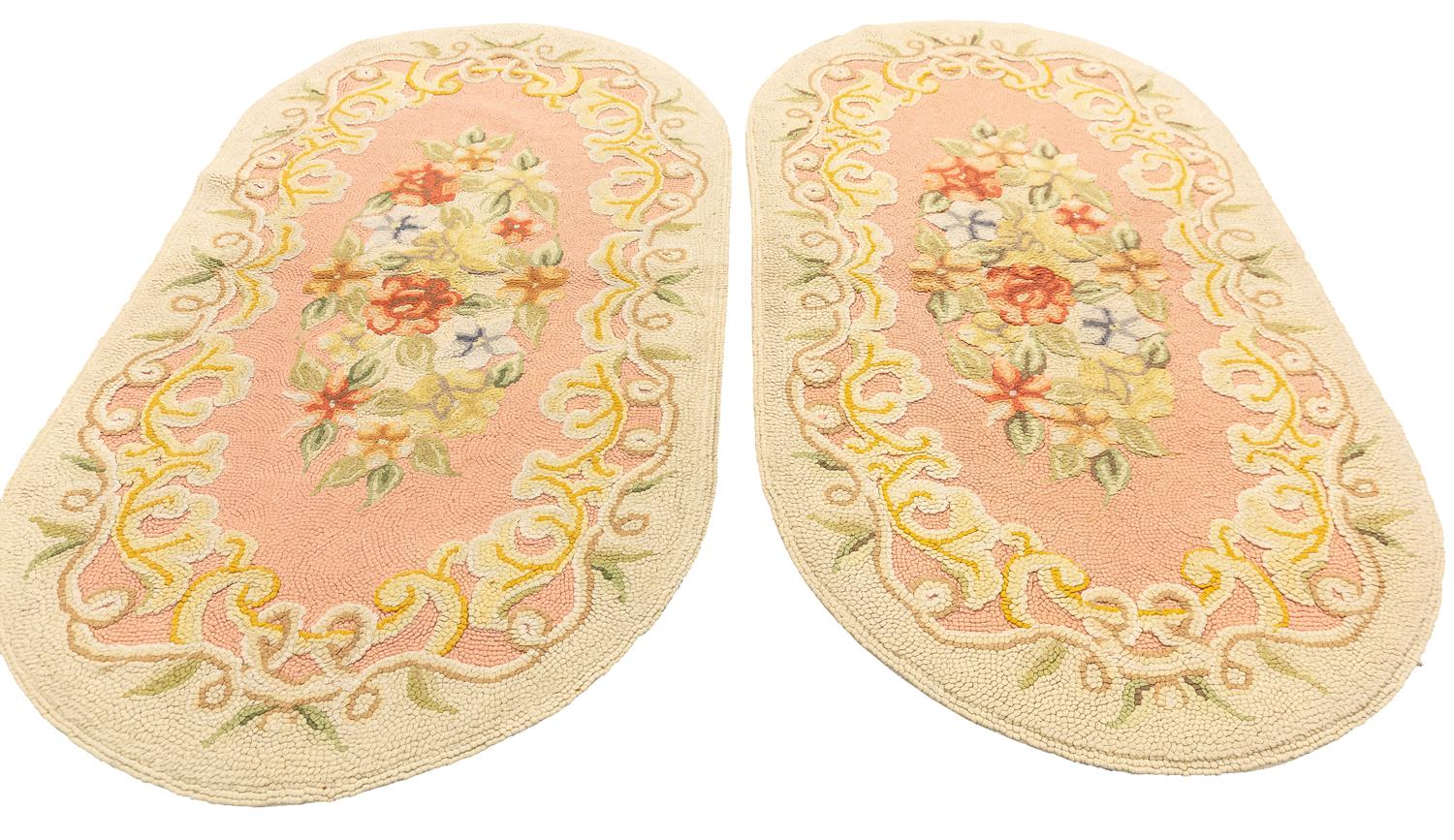Antiker amerikanischer Lachsfarbener Teppich mit Kapuze (19. Jahrhundert) im Angebot