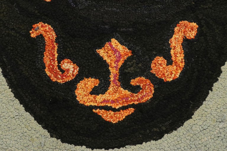 Antique American Hooked Rug with Cozy Cottage Colonial Style For Sale ...