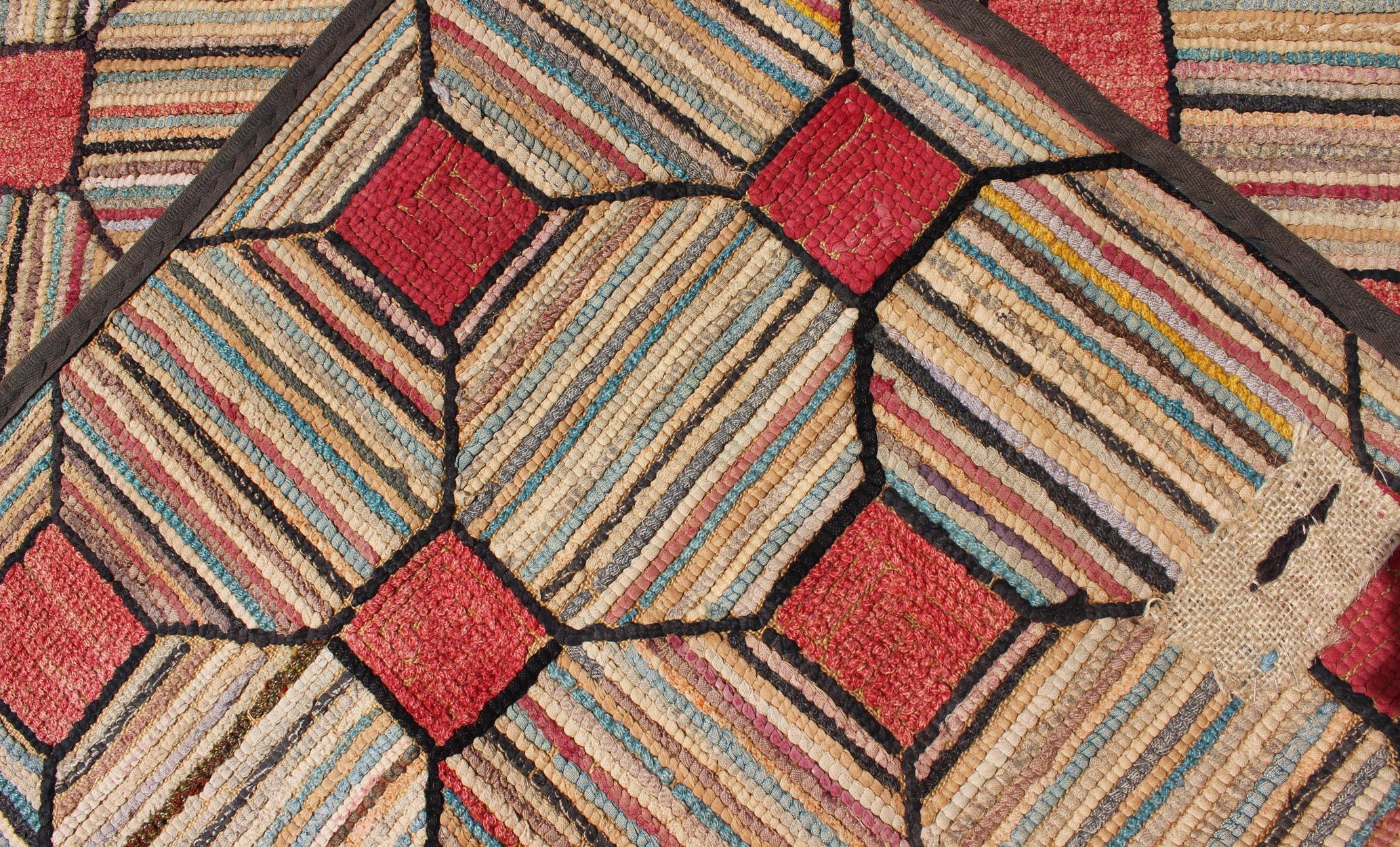 Antiker amerikanischer Kapuzenteppich mit geometrischem Muster aus Diamant-Patchwork (Baumwolle) im Angebot