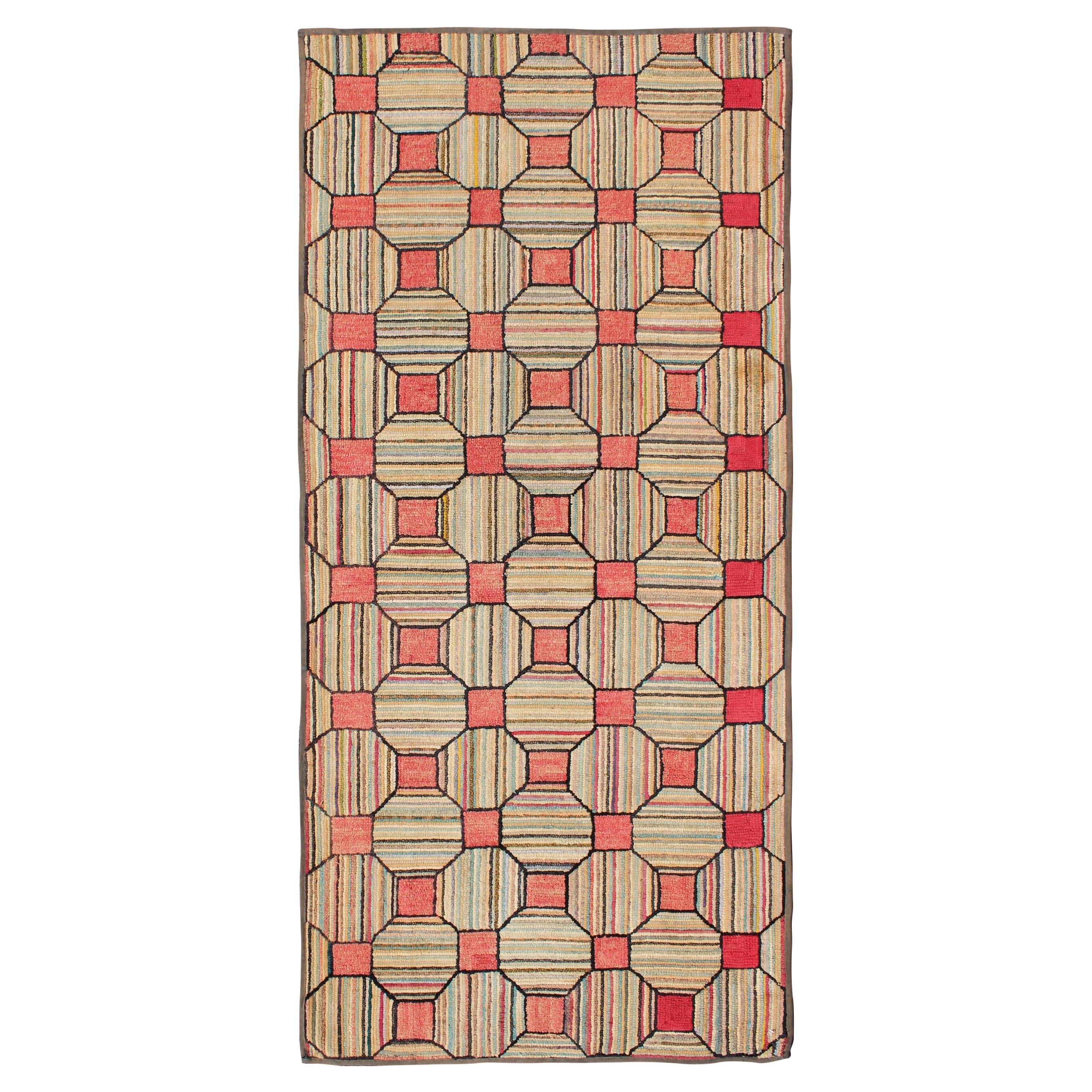 Tapis crocheté américain ancien à capuche avec motif géométrique agrémenté de diamants