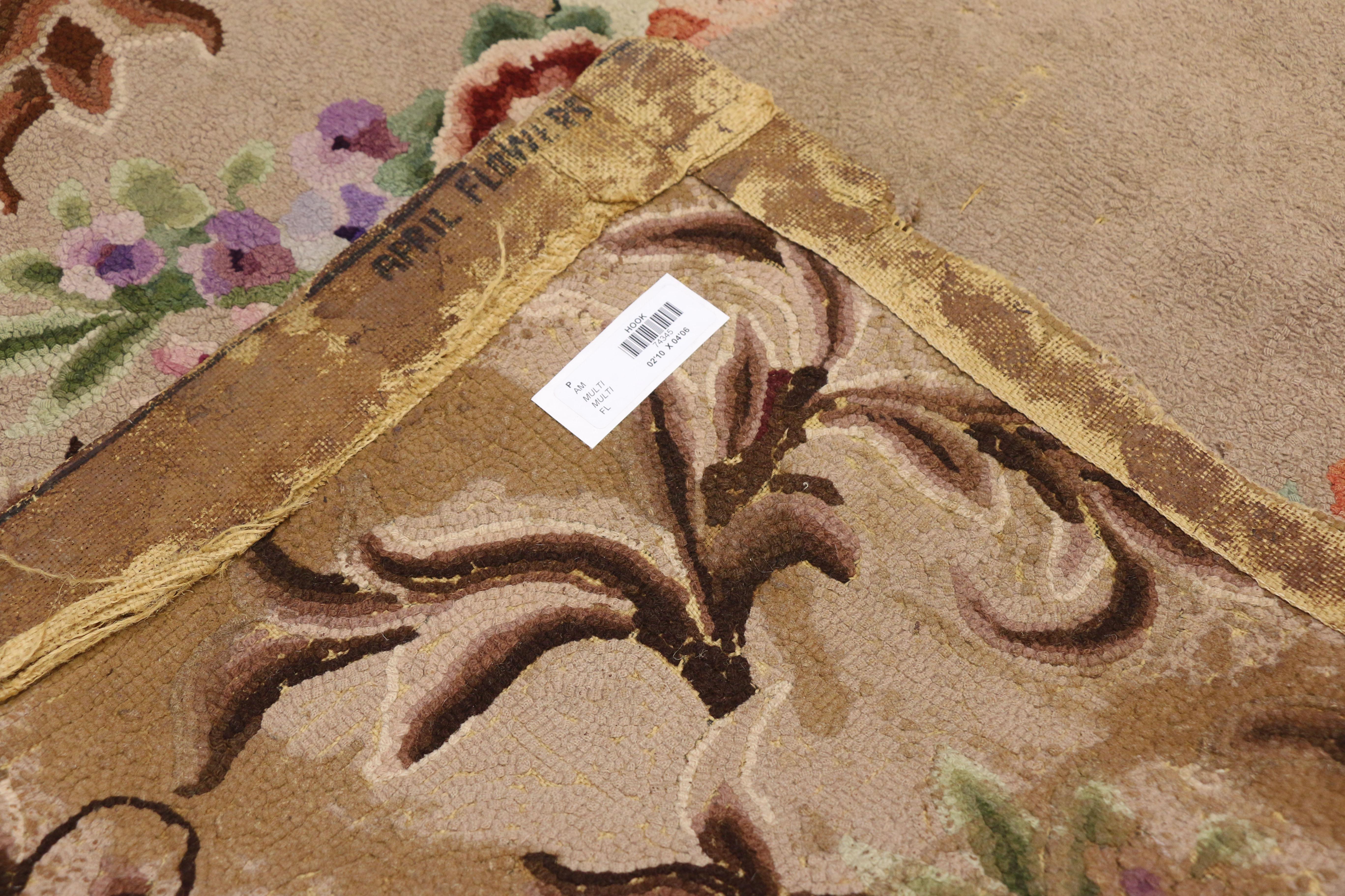 Antique American Hooked Rug with French Aubusson Style In Good Condition In Dallas, TX