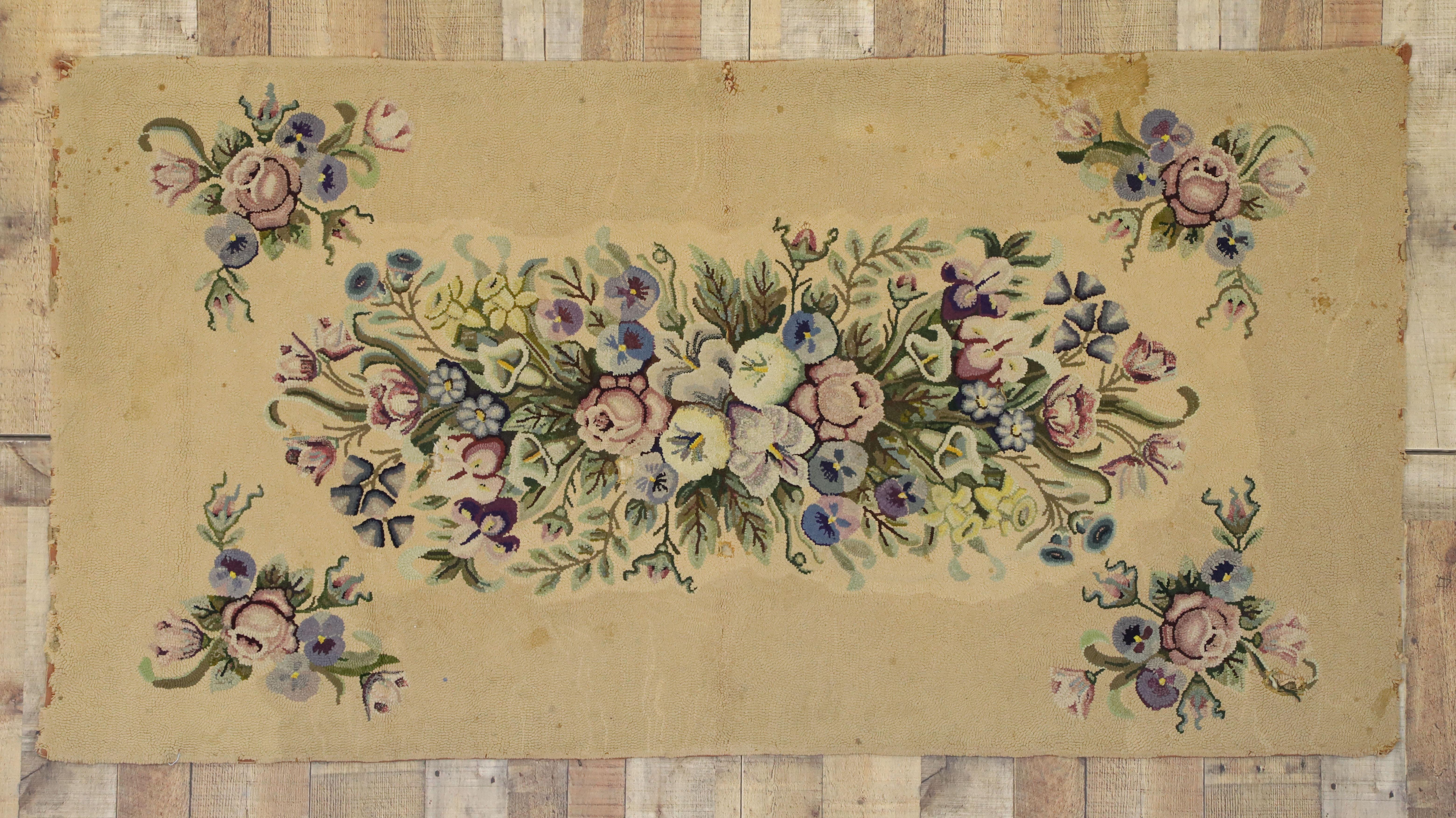 Ancien tapis américain à capuche avec style Aubusson français en vente 1