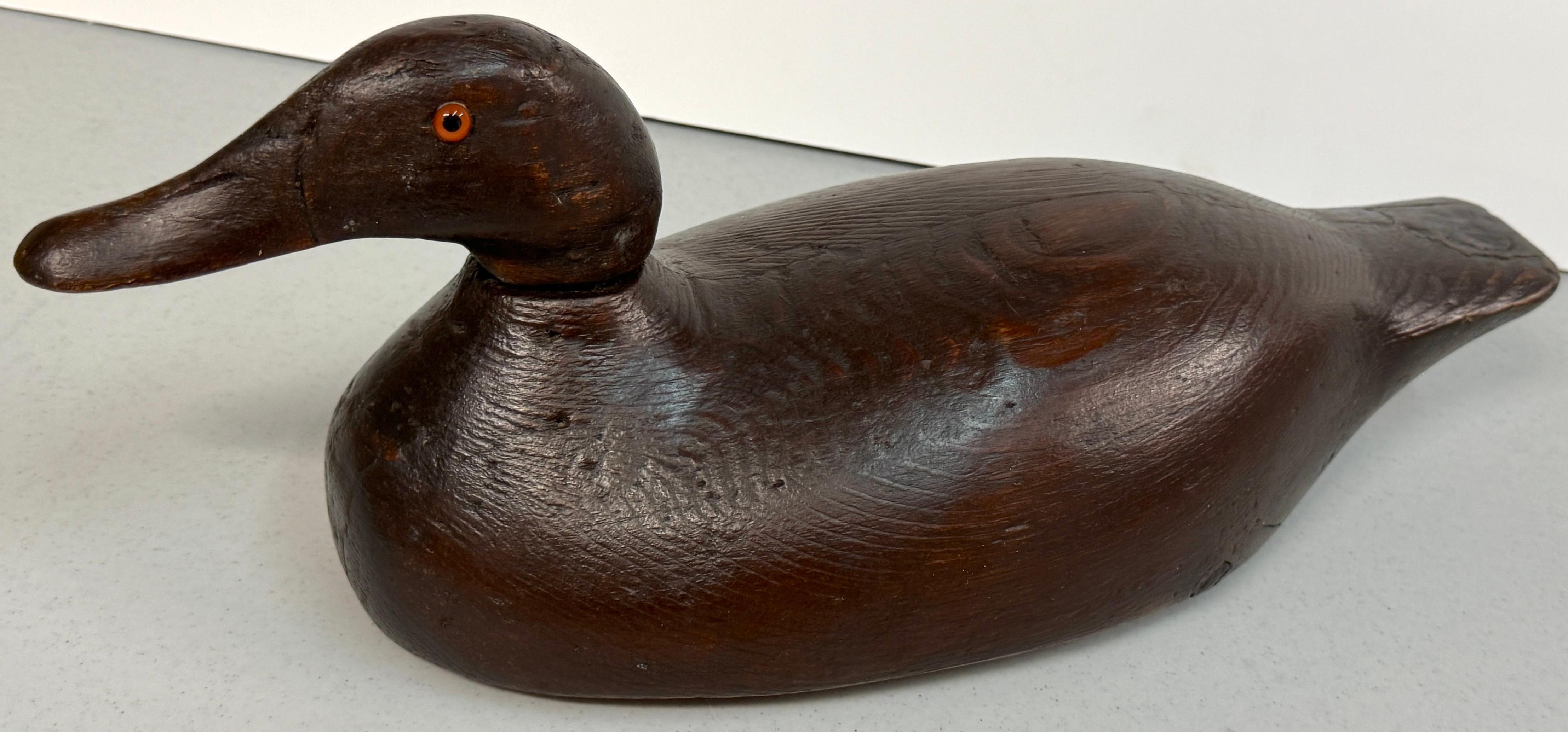 Antiker amerikanischer Jagd Canvasback Decoy Signiert C. A Locart & J.G. (Glas) im Angebot