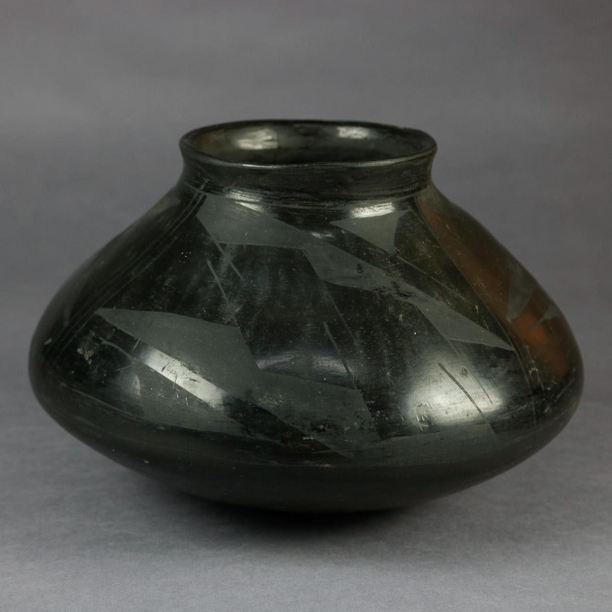 black pueblo pottery