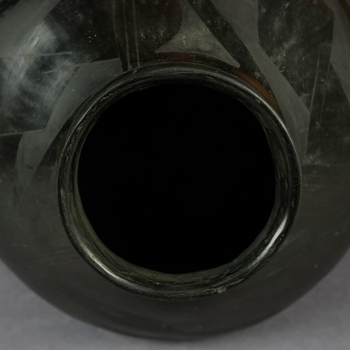 Antique American Indian San Ildefonso Pueblo Black on Black Pottery Vase In Good Condition In Big Flats, NY
