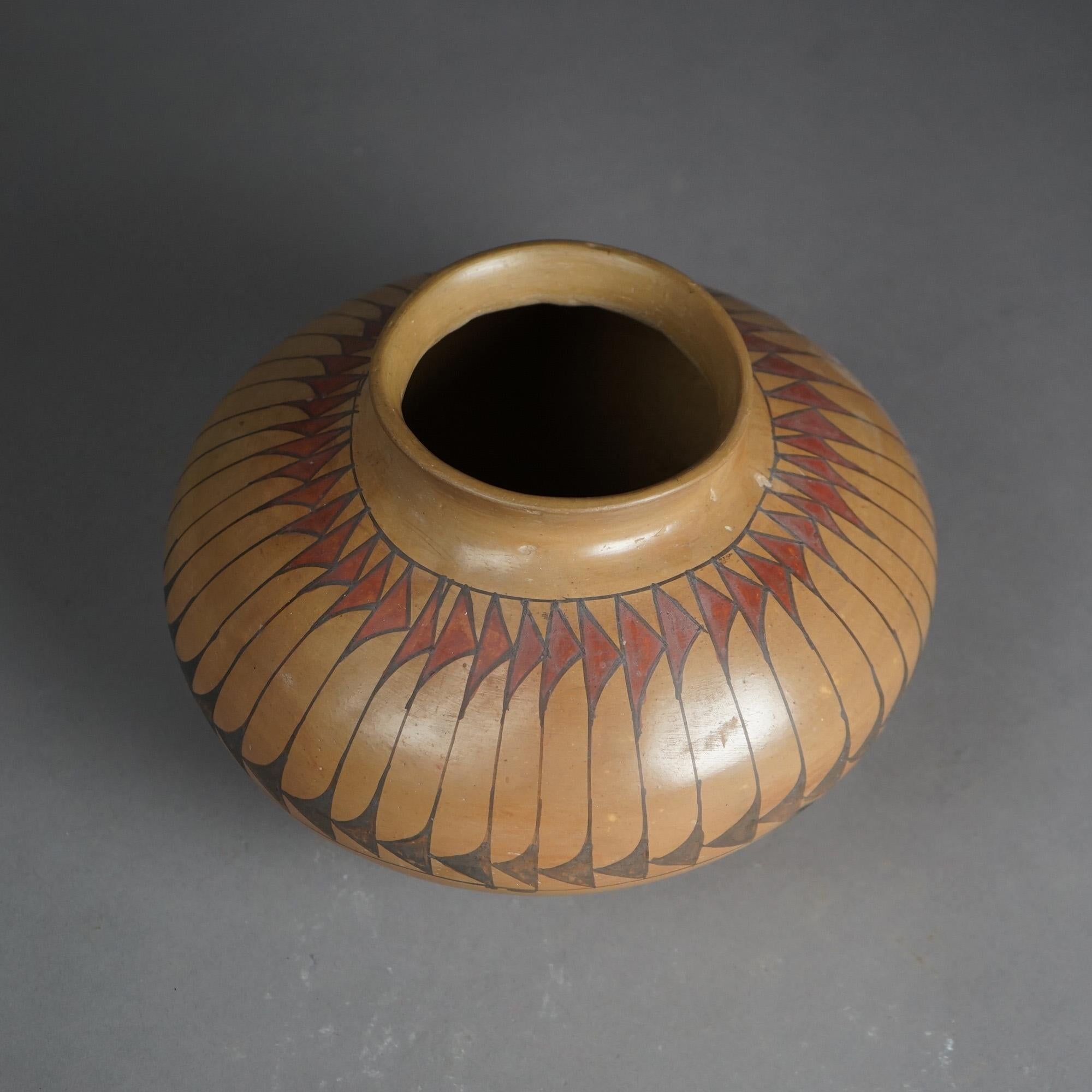 Antike amerikanische indische Taos Acoma Stilisierte Keramik-Olla, um 1930 im Zustand „Gut“ im Angebot in Big Flats, NY