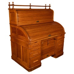 Bureau Fargo américain ancien de Indianapolis en chêne avec plateau roulant et tambour Wells, 1890