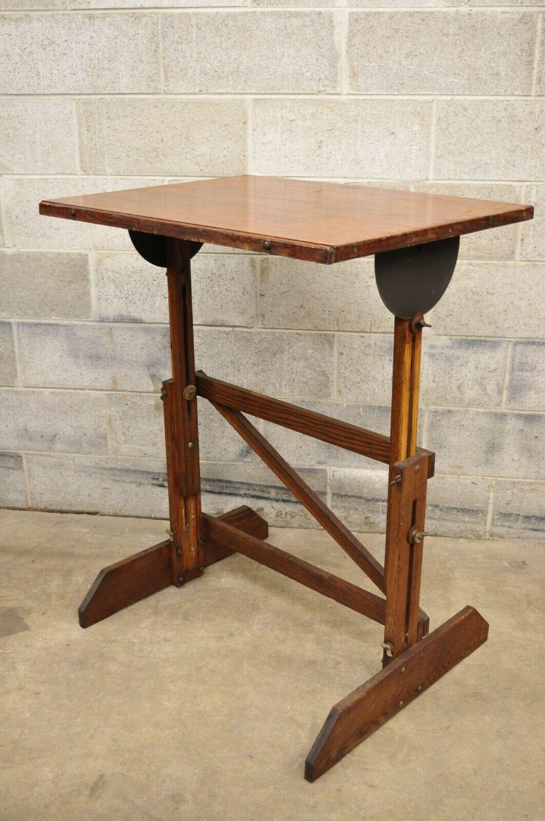 Antique American Industrial Oak Wood Adjustable Artist Drafting Table Work Desk In Good Condition In Philadelphia, PA