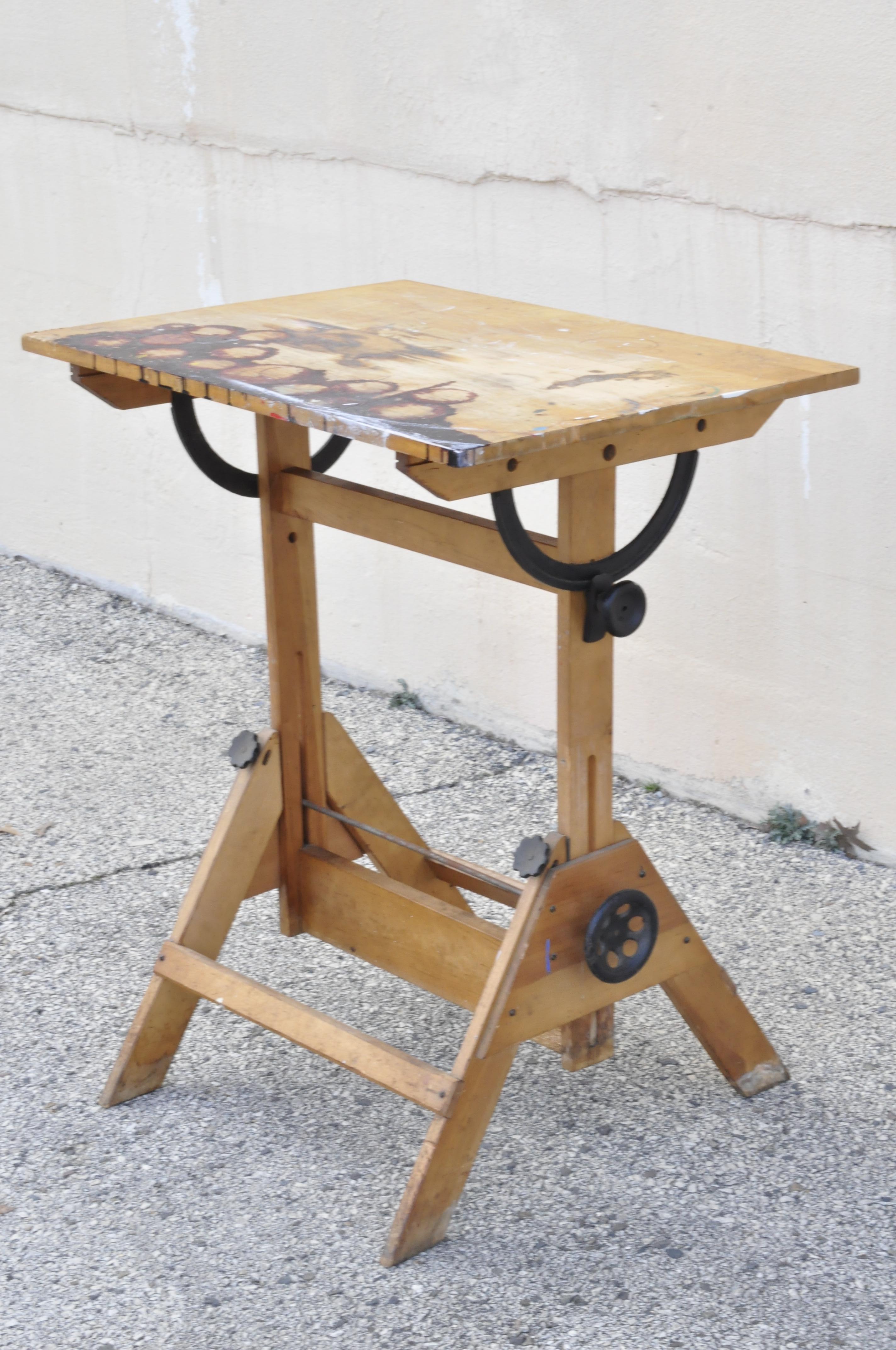 Antike amerikanische industrielle kleine Zeichnung Tisch Arbeit Schreibtisch Gusseisen Massivholz im Angebot 2