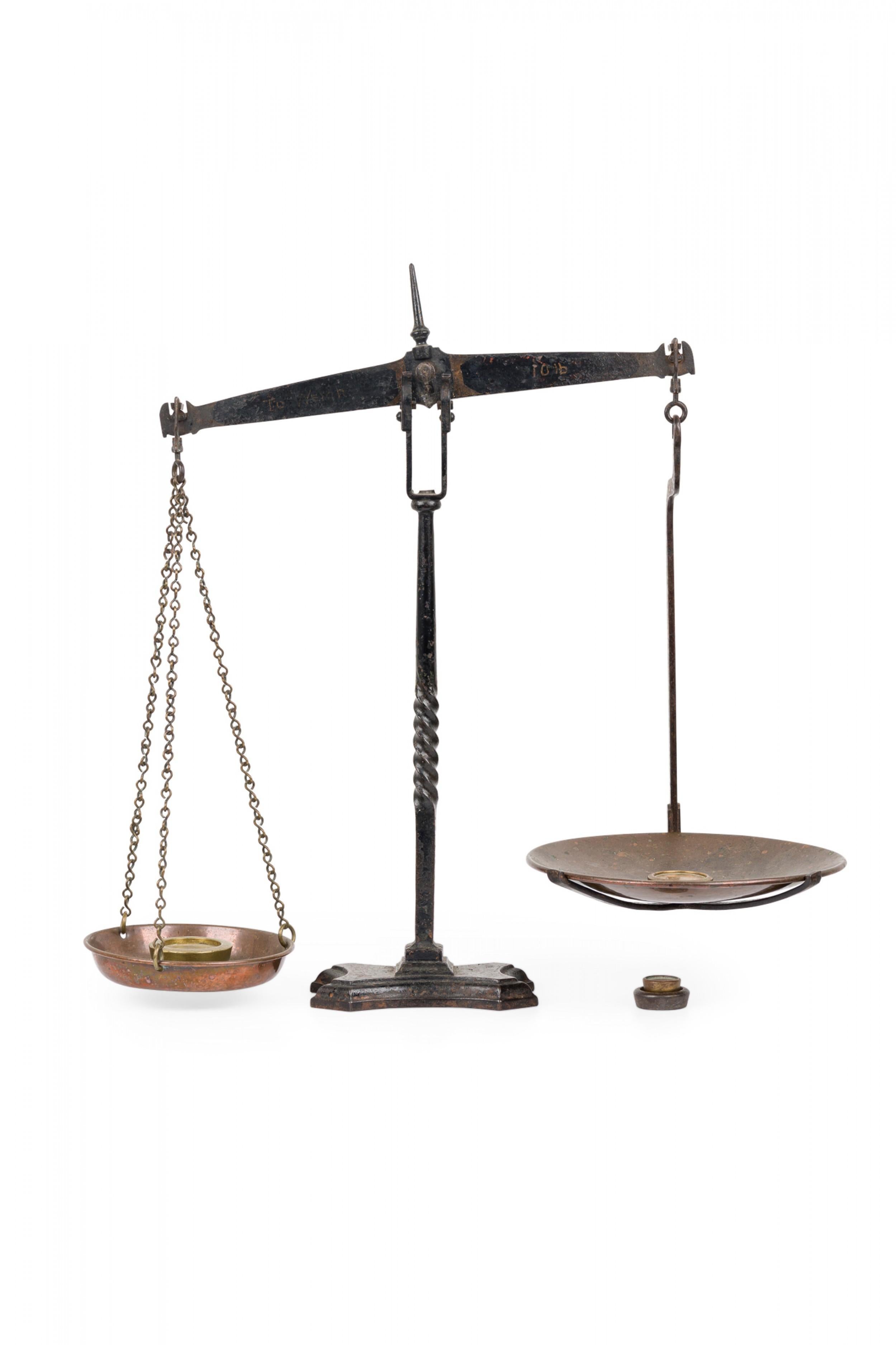Moulage Ancienne balance de poids du fer américain en vente