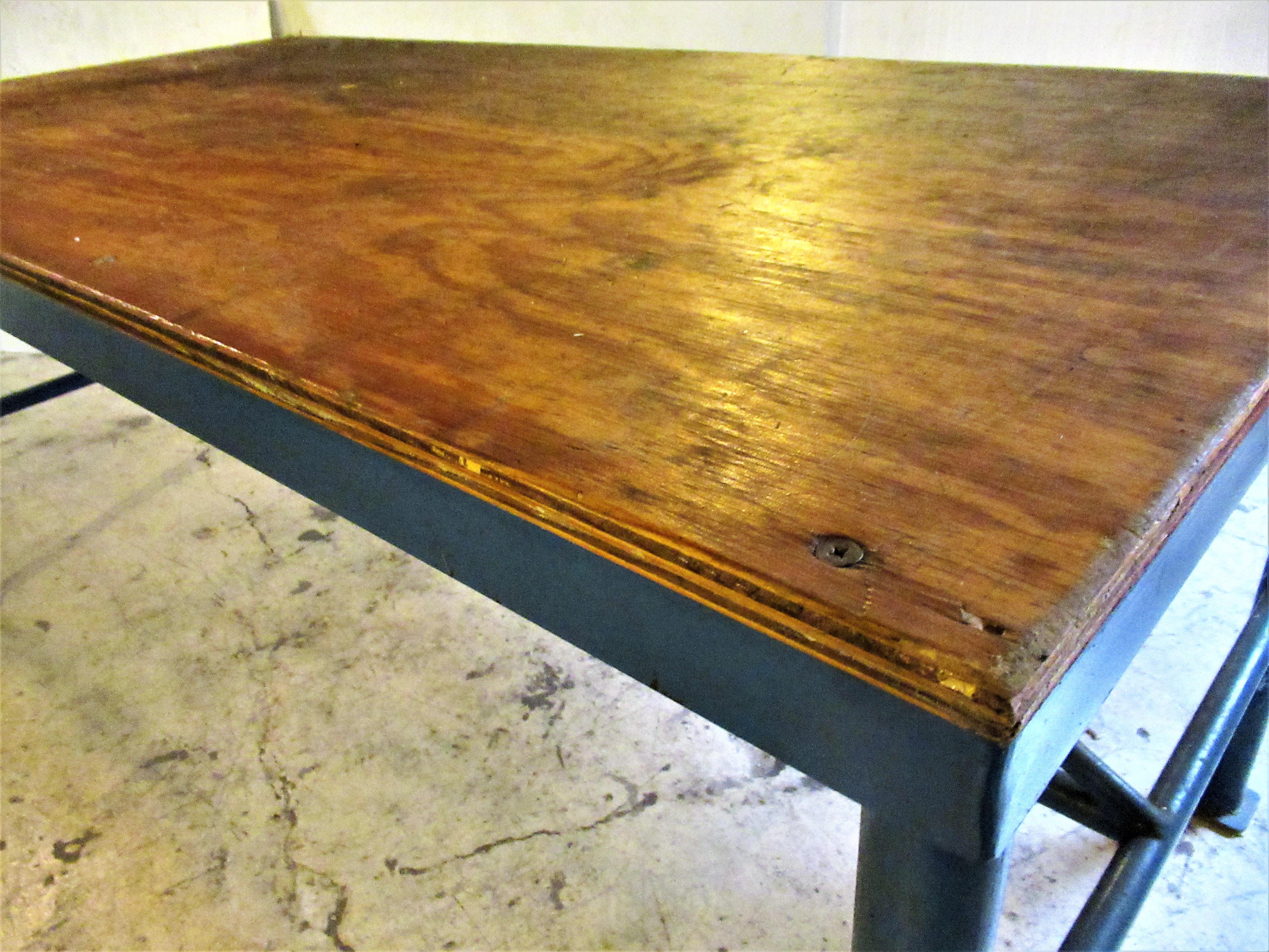 Antique American Industrial Work Table In Good Condition In Rochester, NY