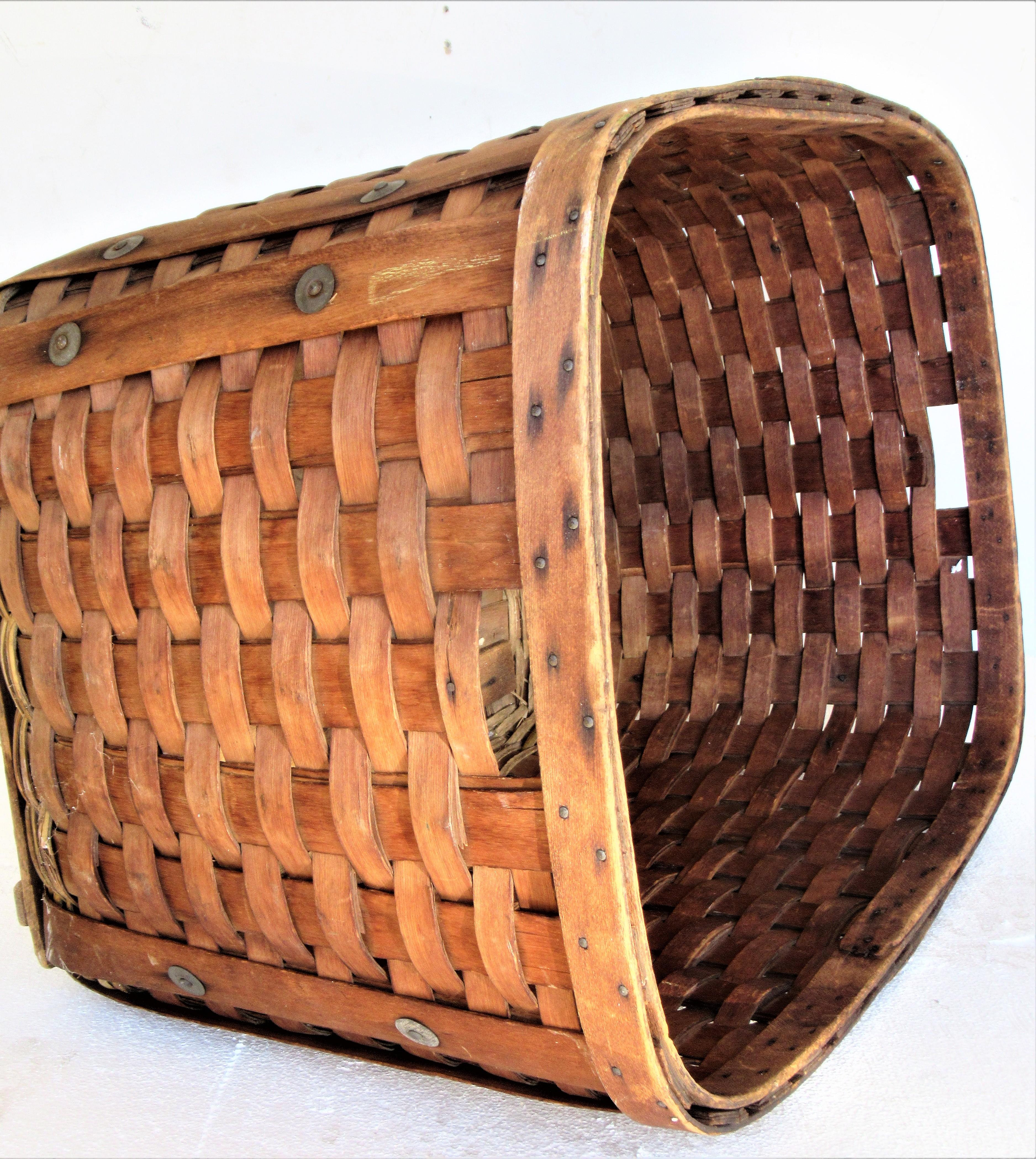 Country Antique  American Large Splint Basket, Circa 1900