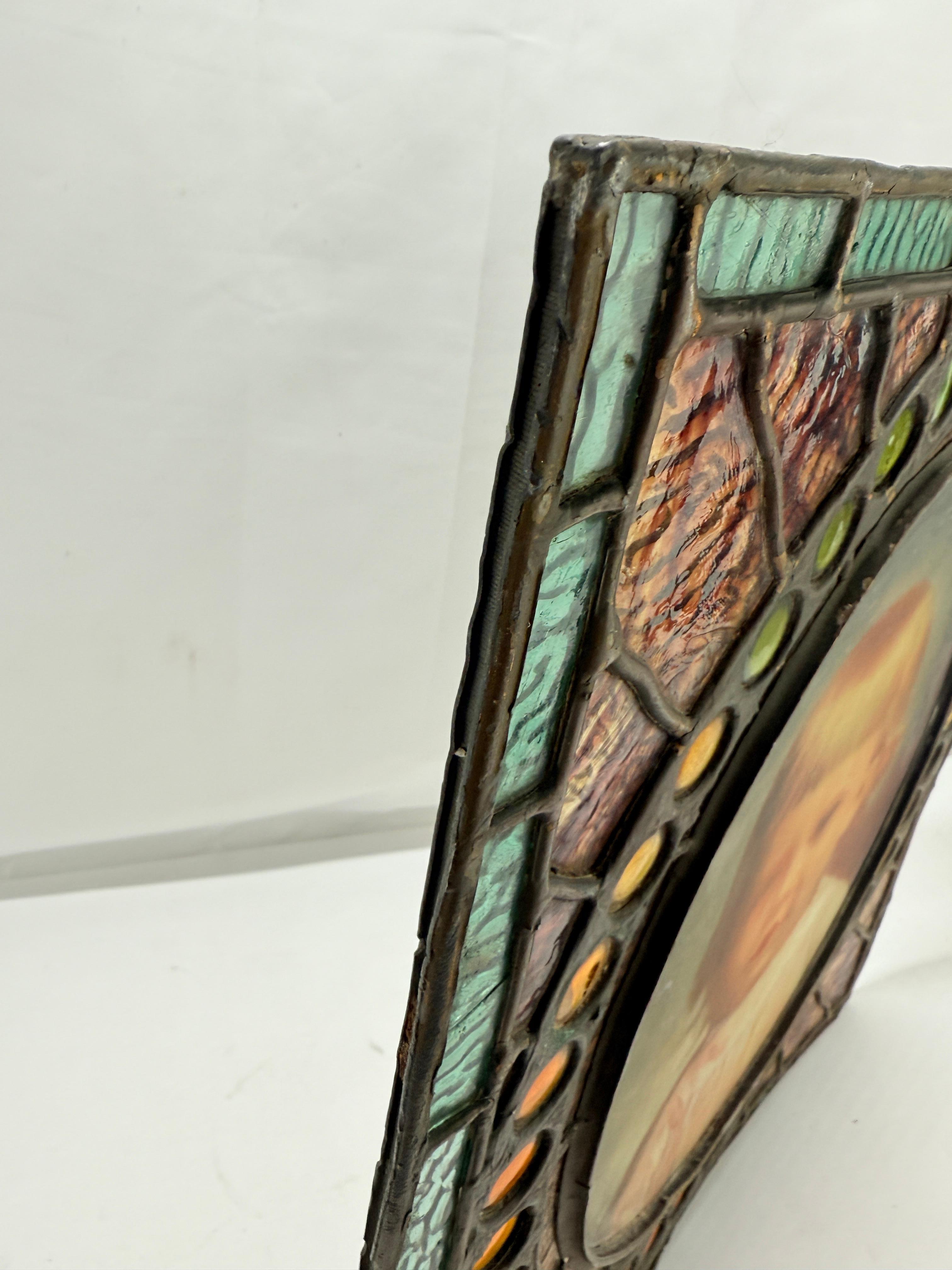 Antiguo escaparate americano de cristal emplomado y decorado de un niño de 1900 en venta 5