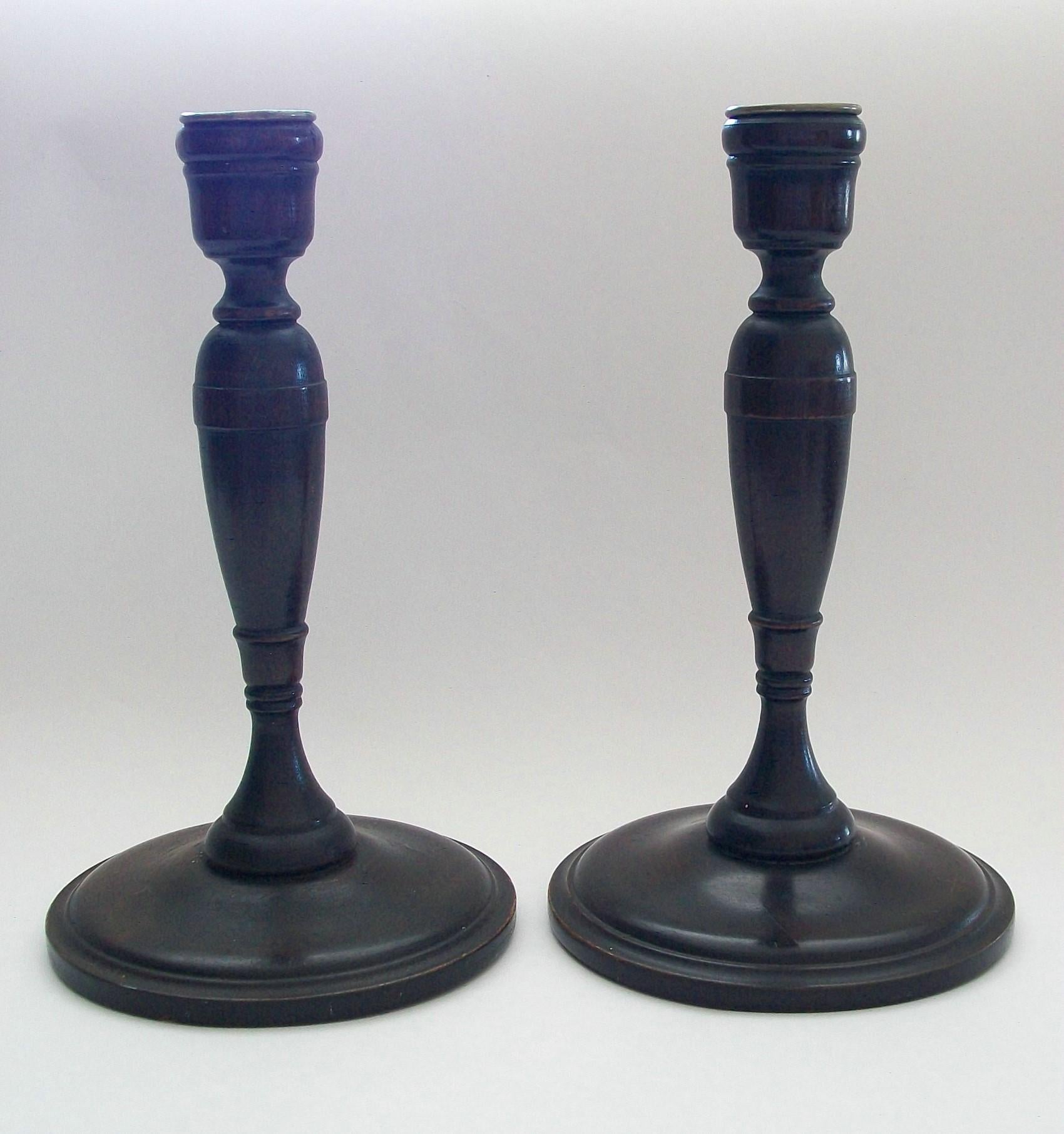 Antique American Hardwood Candlesticks, Original Bobeches, circa 1900 In Good Condition For Sale In Chatham, ON