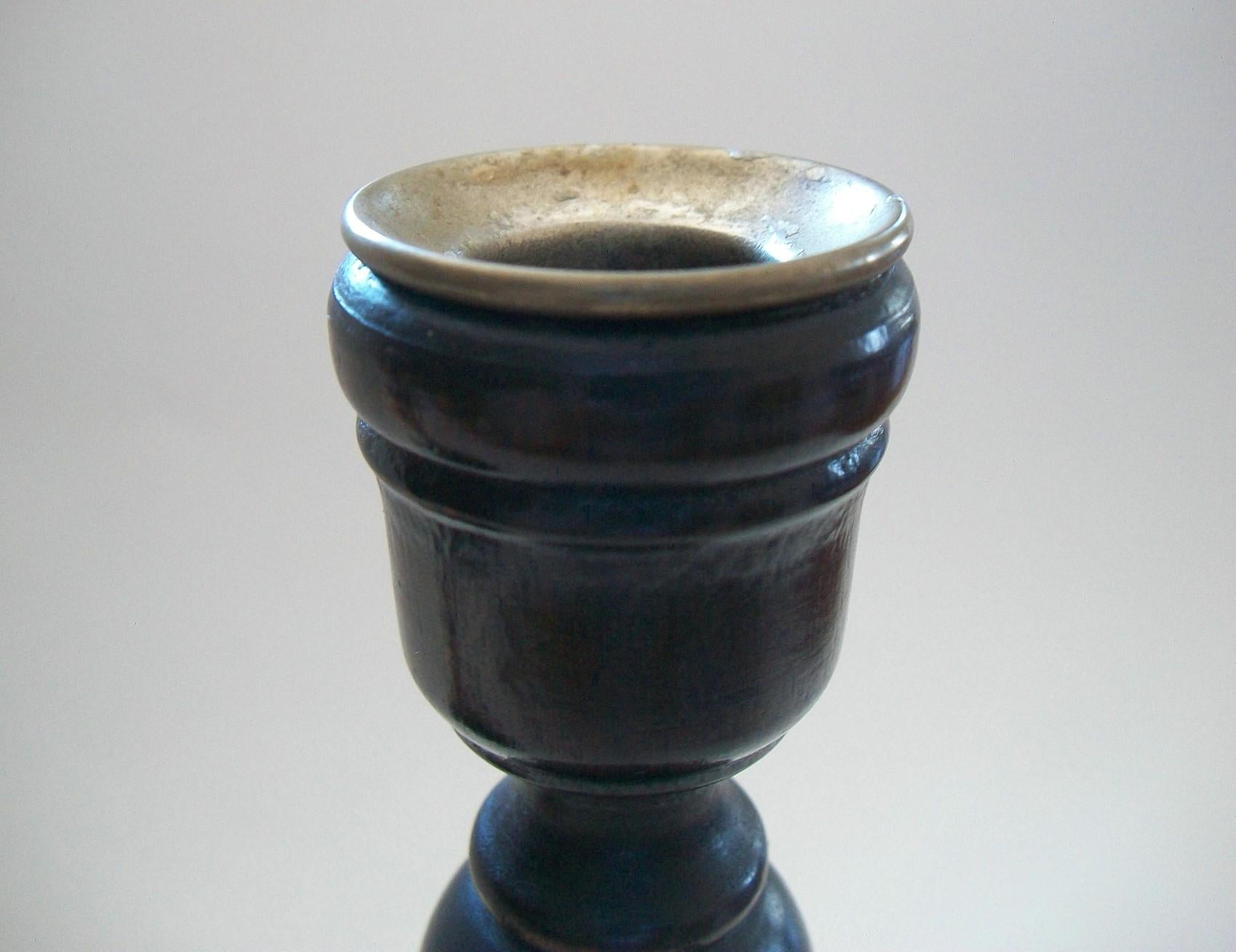 Antike amerikanische Hartholz-Kerzenhalter, Original Bobeches, um 1900 im Angebot 1