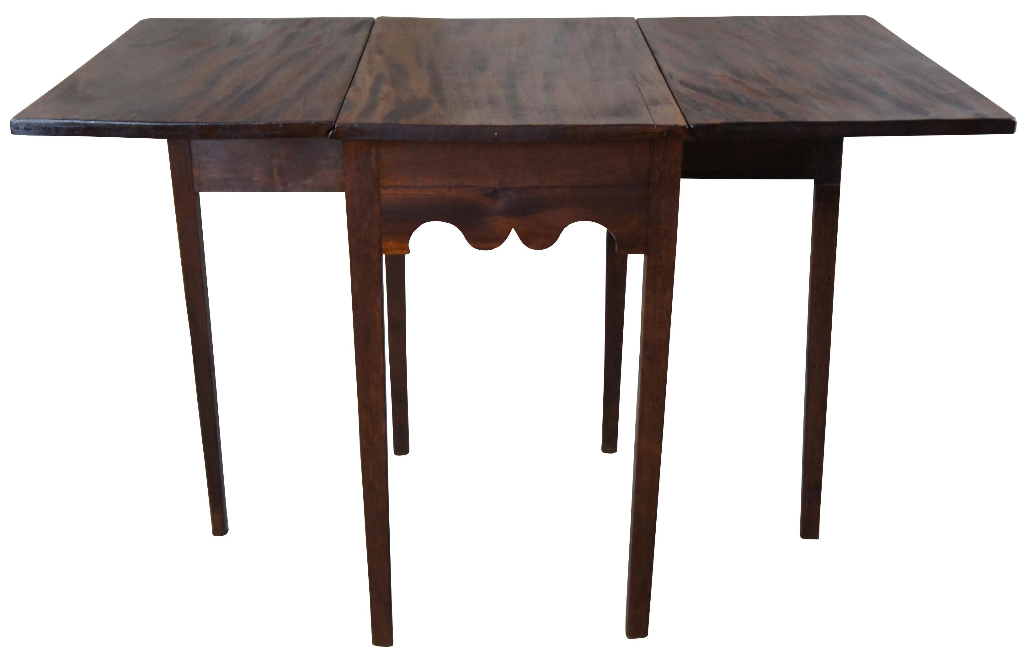 Antique American Mahogany Federal Style Drop-Leaf Dining Console Table Gate Leg In Good Condition In Dayton, OH