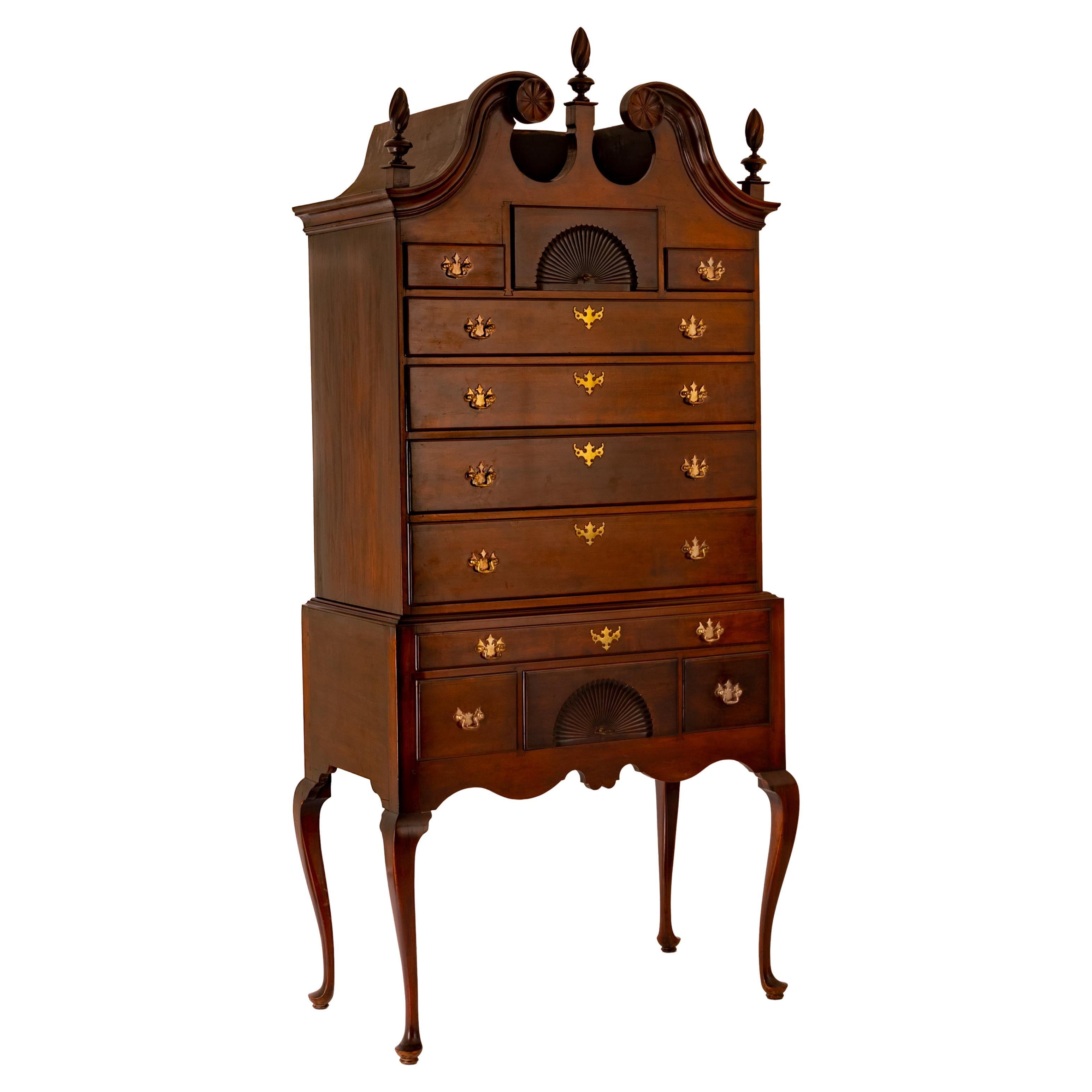 Fine antique American 18th century chippendale mahogany highboy / tall chest on stand, Salem, Massachusetts, circa 1760-1790. An near identical tall chest sold January 20th 2023 for $37,800 at Christie's New York.
The highboy having two sections,