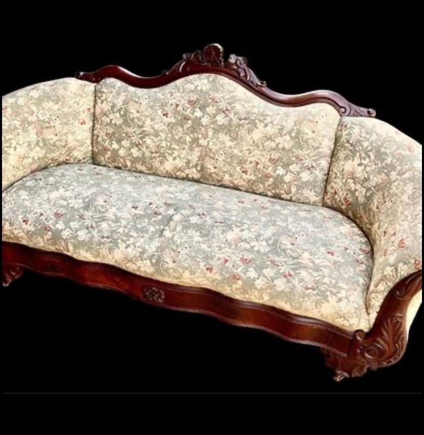 Antikes amerikanisches Mahagoni-Rokoko-Sofa 1