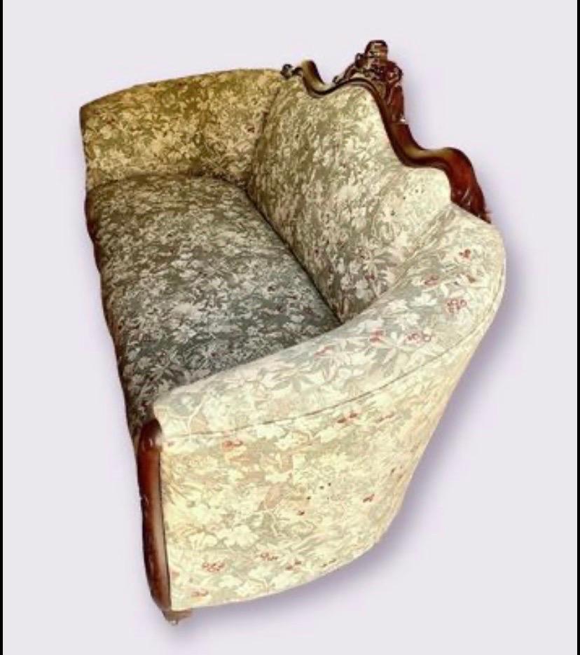 Antikes amerikanisches Mahagoni-Rokoko-Sofa (19. Jahrhundert)