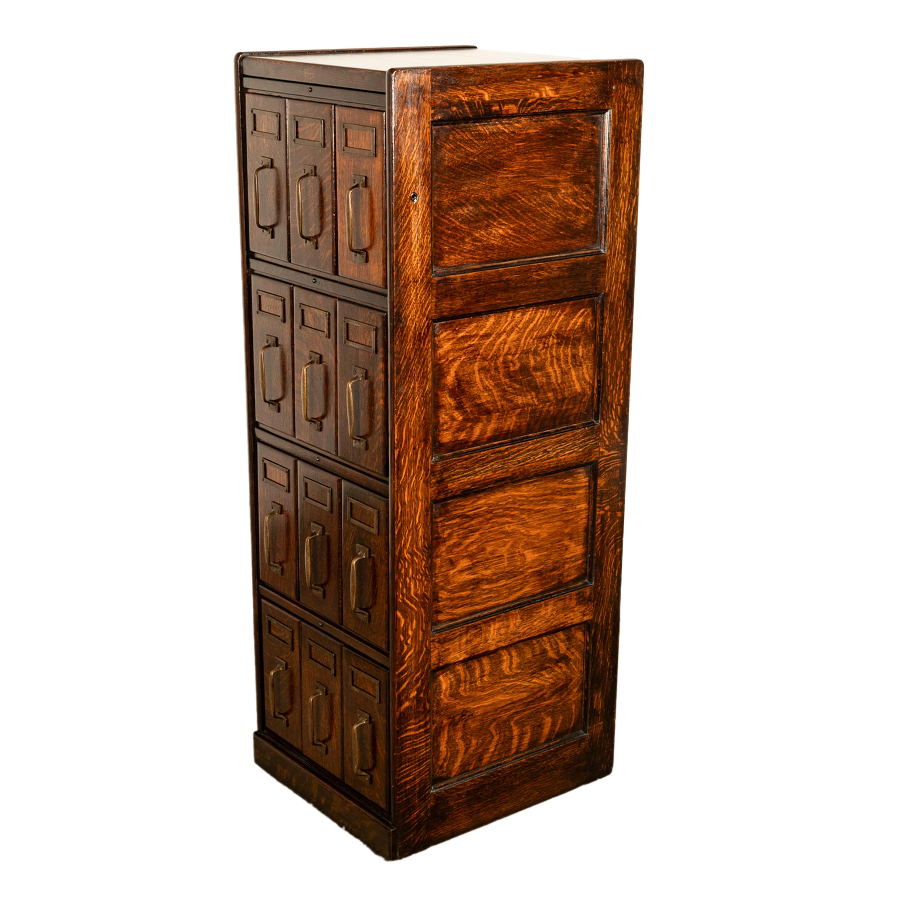 Antiker amerikanischer Missions-Schrank Macey aus Eichenholz mit 12 Schubladen und Bibliotheksschrank, Macey 1910 6