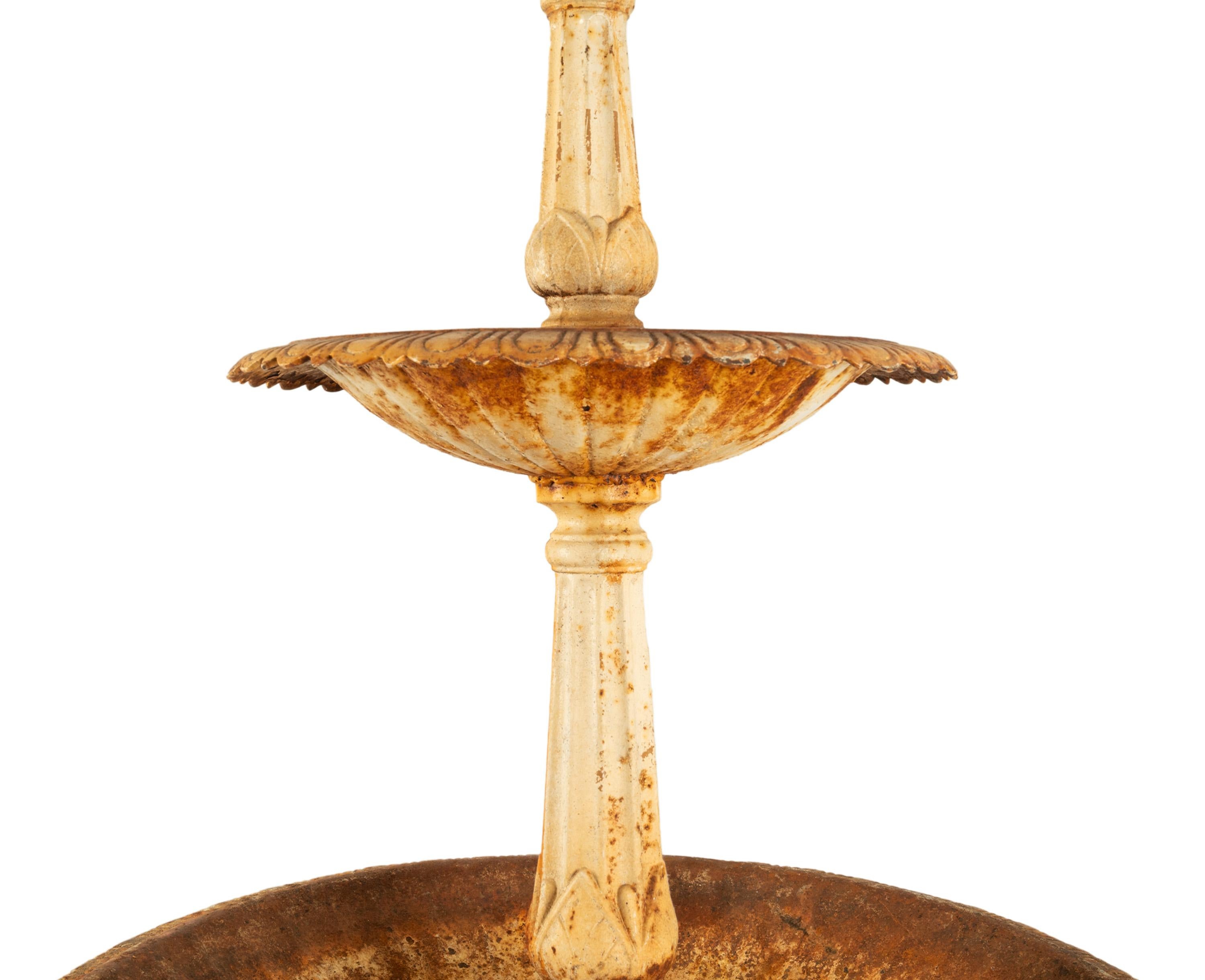 Antiquité américaine Monumental 3 Tier Cast Iron Garden 98