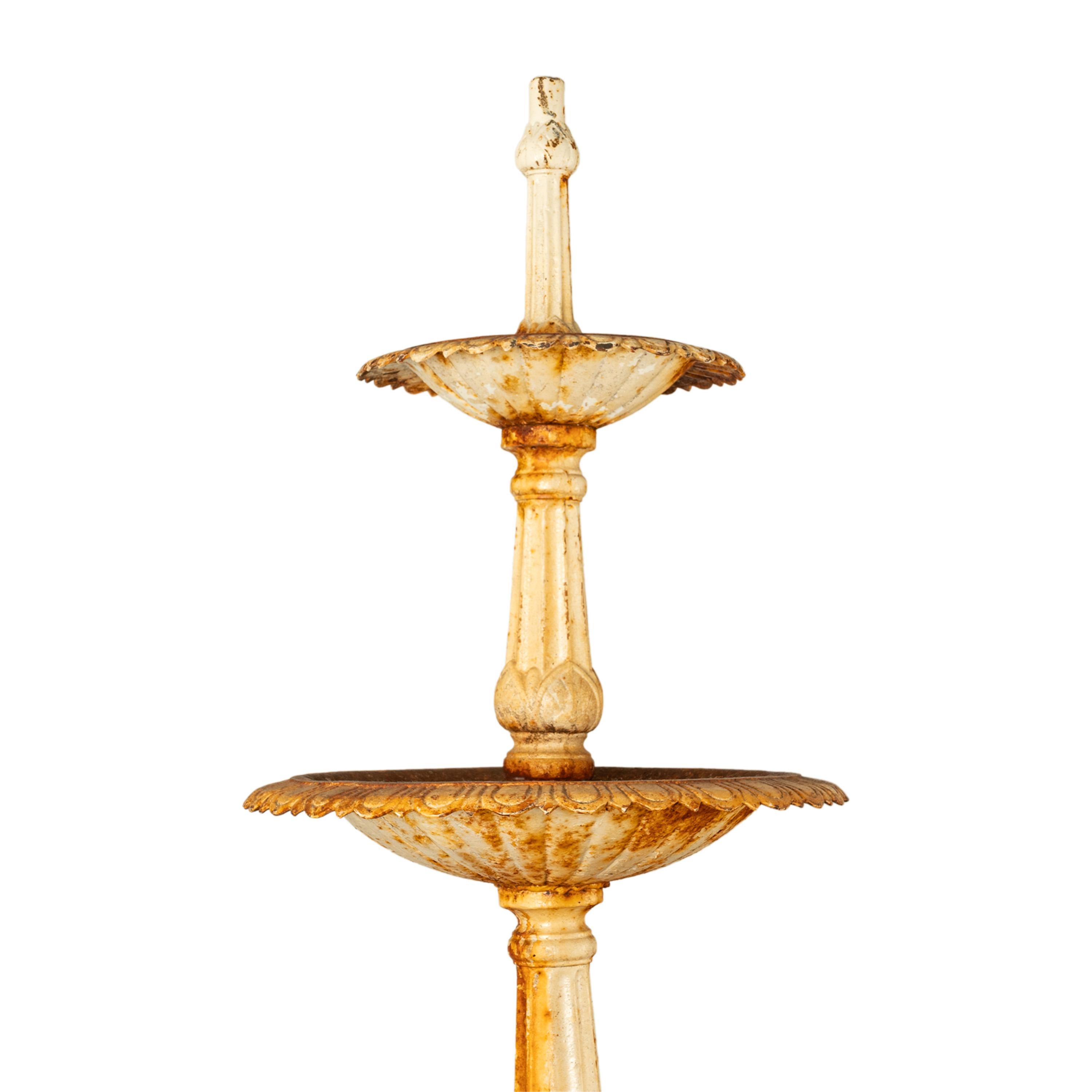 Antiquité américaine Monumental 3 Tier Cast Iron Garden 98