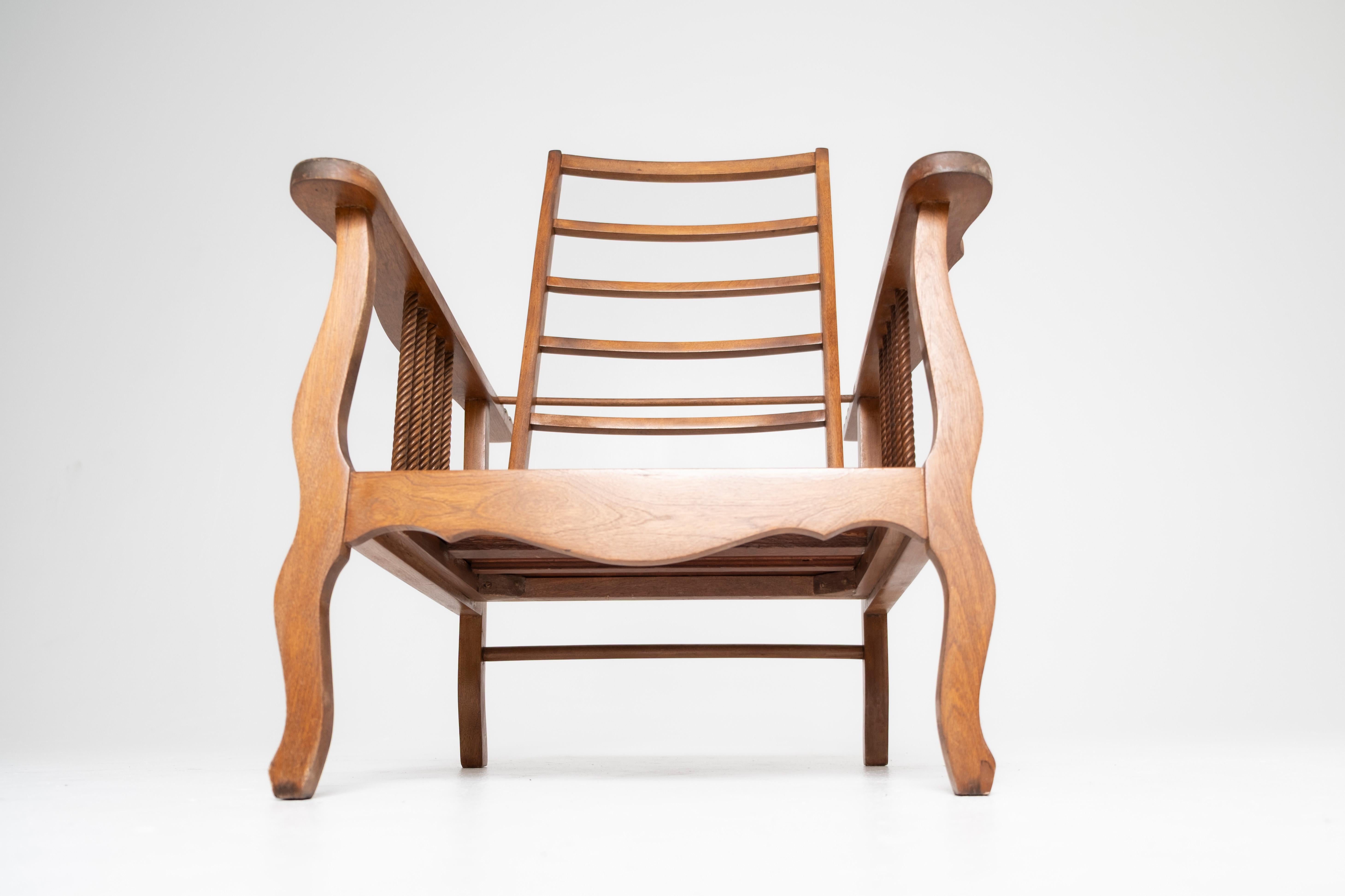 Antique American Morris Chair with Ladder-Back and Twisted Spindle Sides For Sale 3