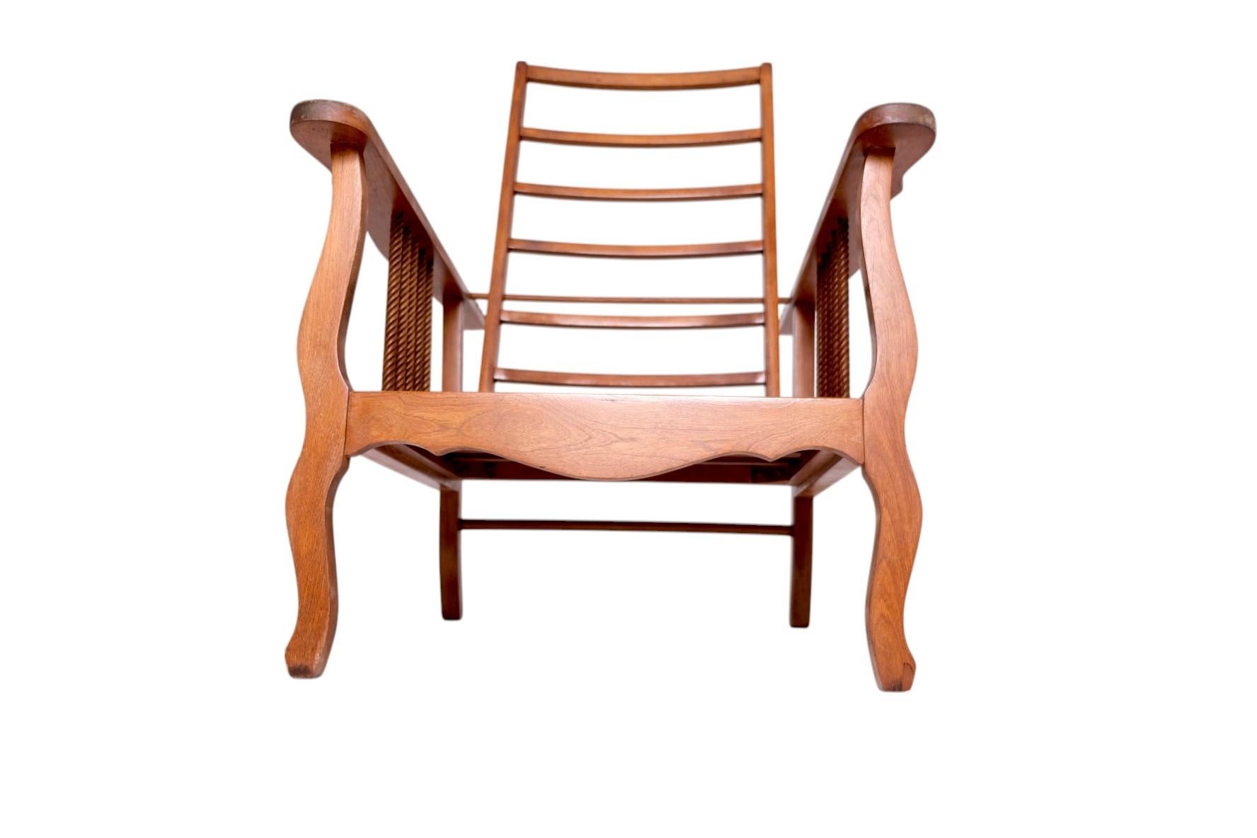 Antique American Morris Chair with Ladder-Back and Twisted Spindle Sides For Sale 6
