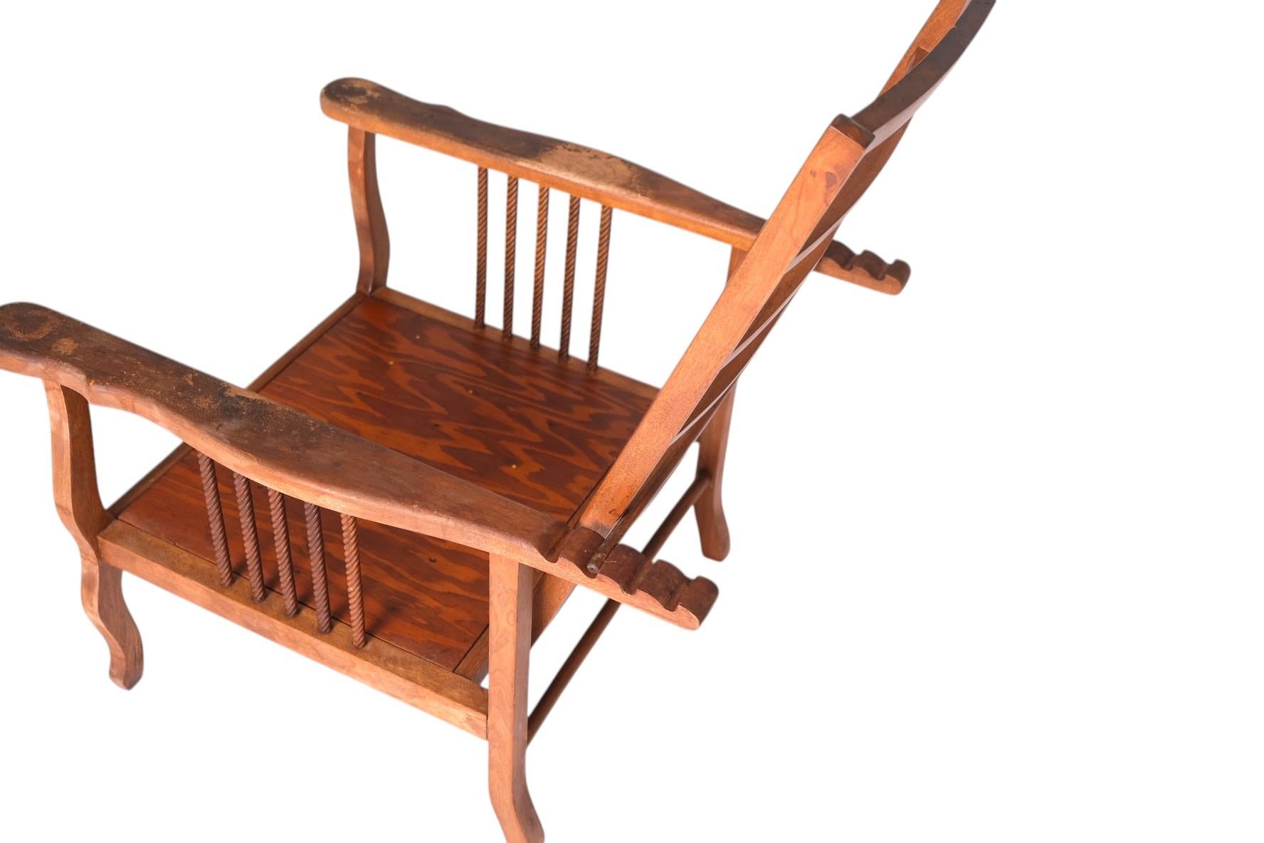 Antique American Morris Chair with Ladder-Back and Twisted Spindle Sides For Sale 1