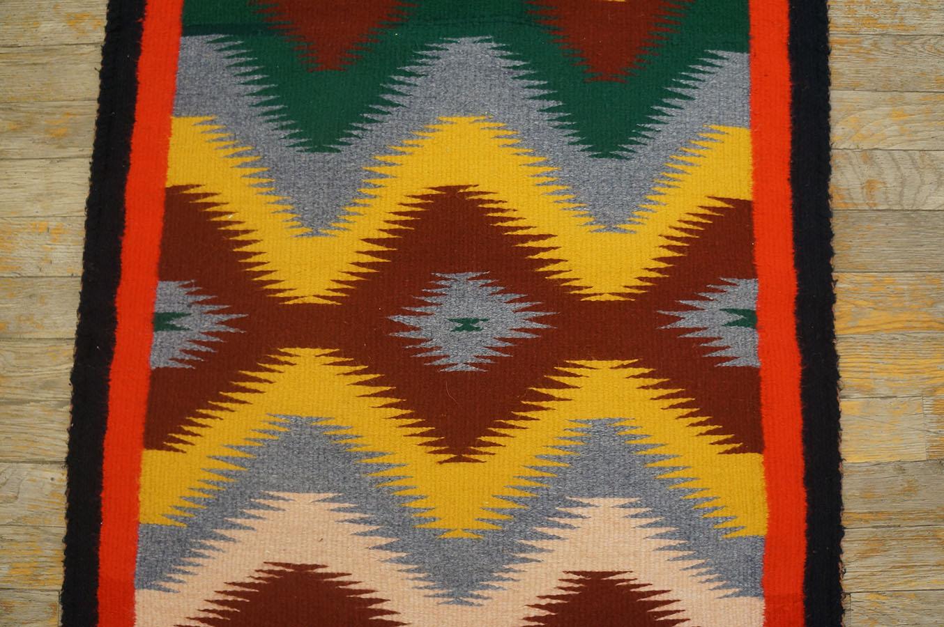 Tapis Navajo du milieu du 20ème siècle ( 2' 3'' x 3' 3'' - 68 x 99 )  en vente 1