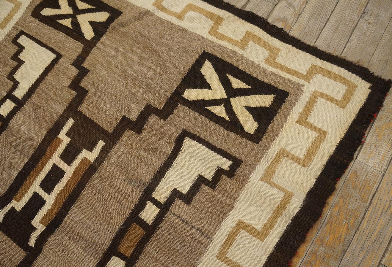 Wool 1930s American Navajo Carpet ( 3' 2'' x 3' 6'' - 97 x 107 cm ) For Sale