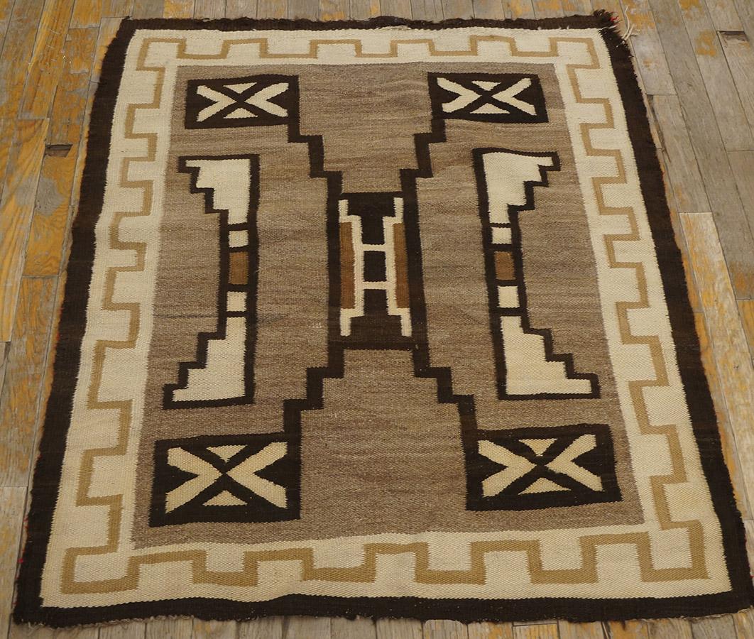 1930s American Navajo Carpet ( 3' 2'' x 3' 6'' - 97 x 107 cm ) For Sale 2