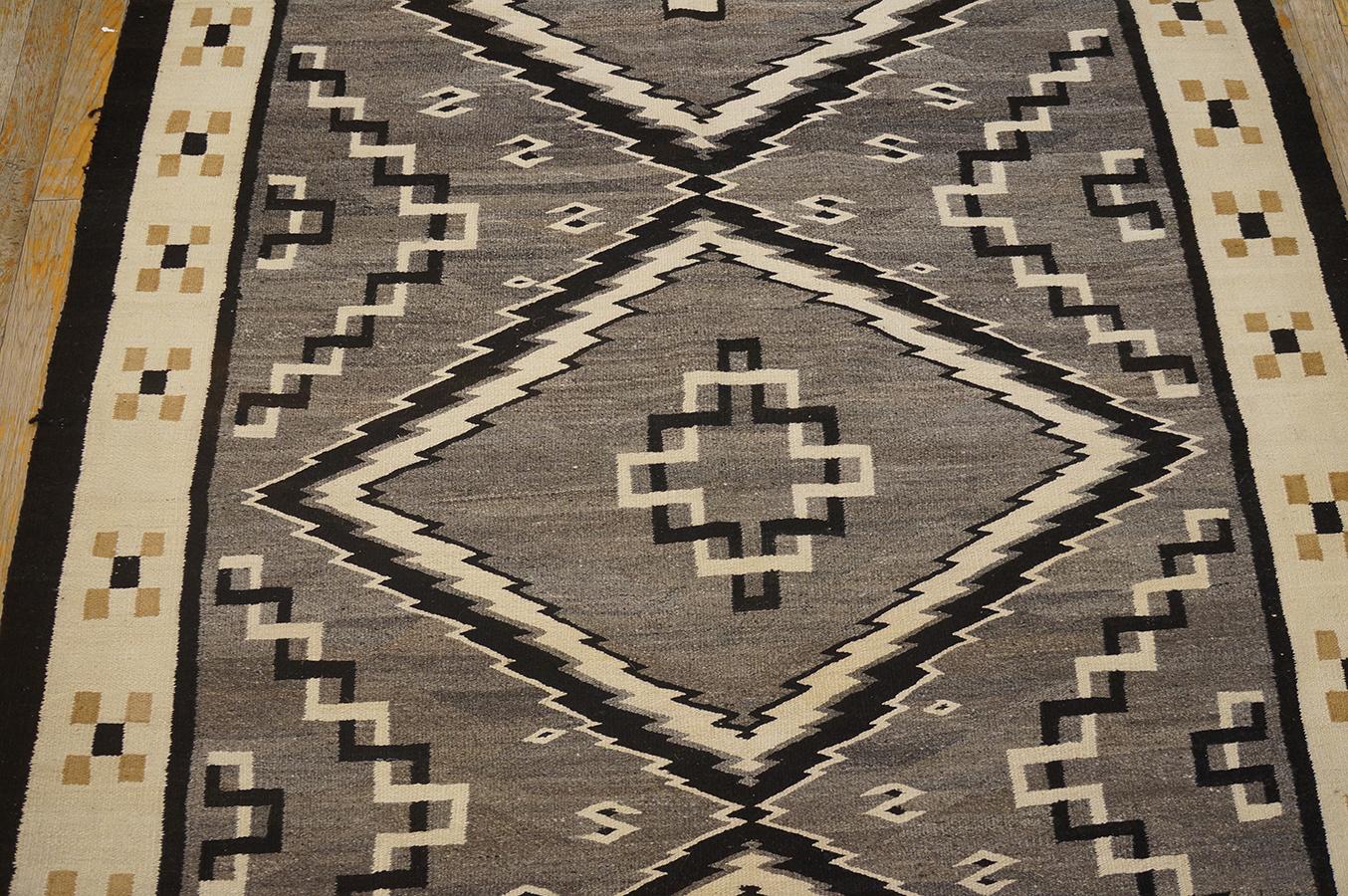 1930s American Navajo Carpet ( 4'8'' x 7'9'' - 142 x 236 ) For Sale 5