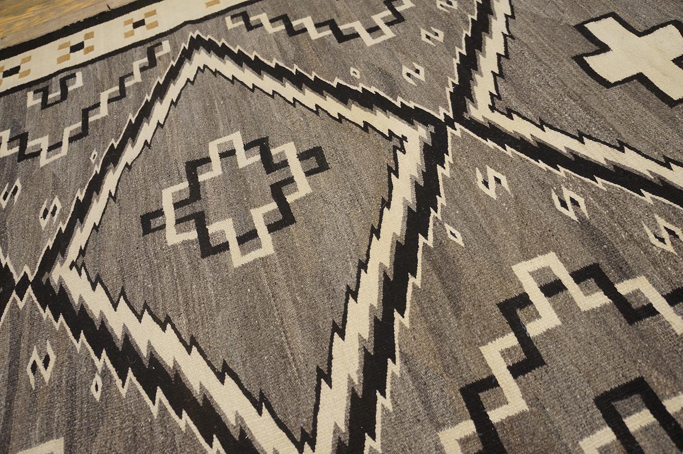 1930s American Navajo Carpet ( 4'8'' x 7'9'' - 142 x 236 ) For Sale 9