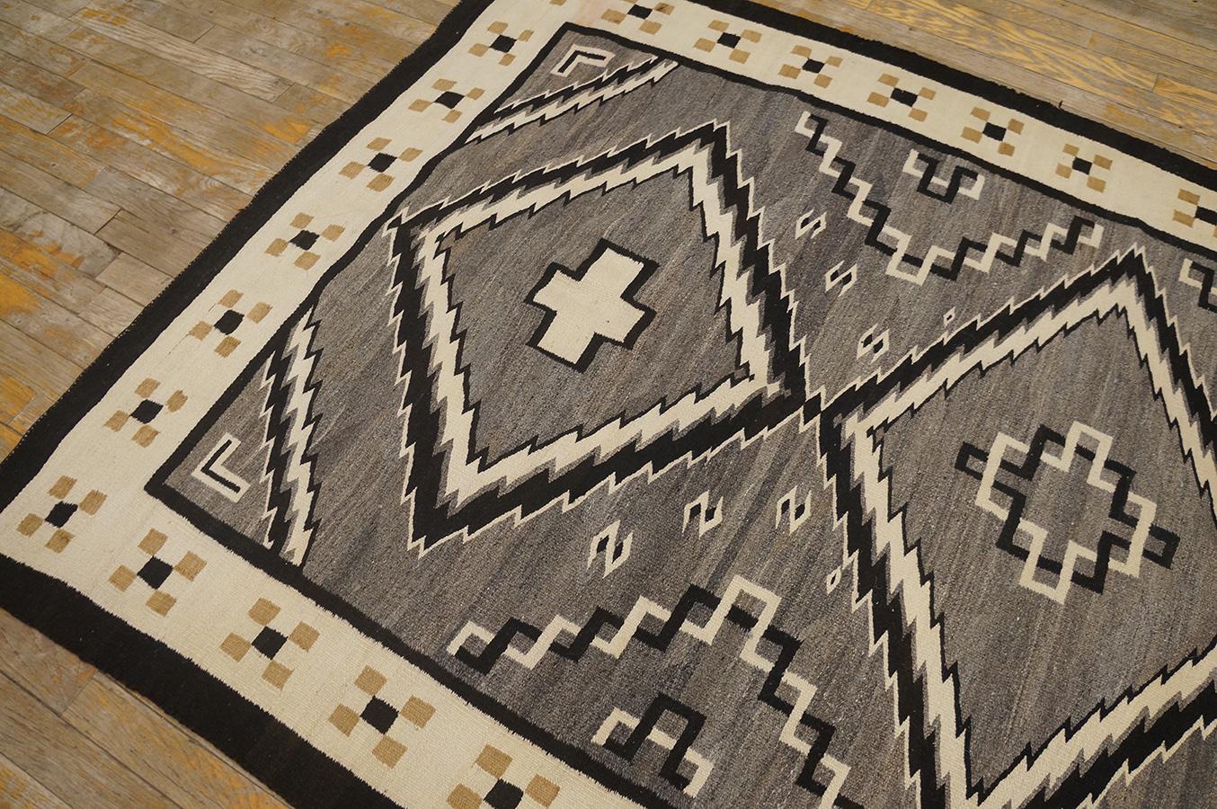 1930s American Navajo Carpet ( 4'8'' x 7'9'' - 142 x 236 ) For Sale 10