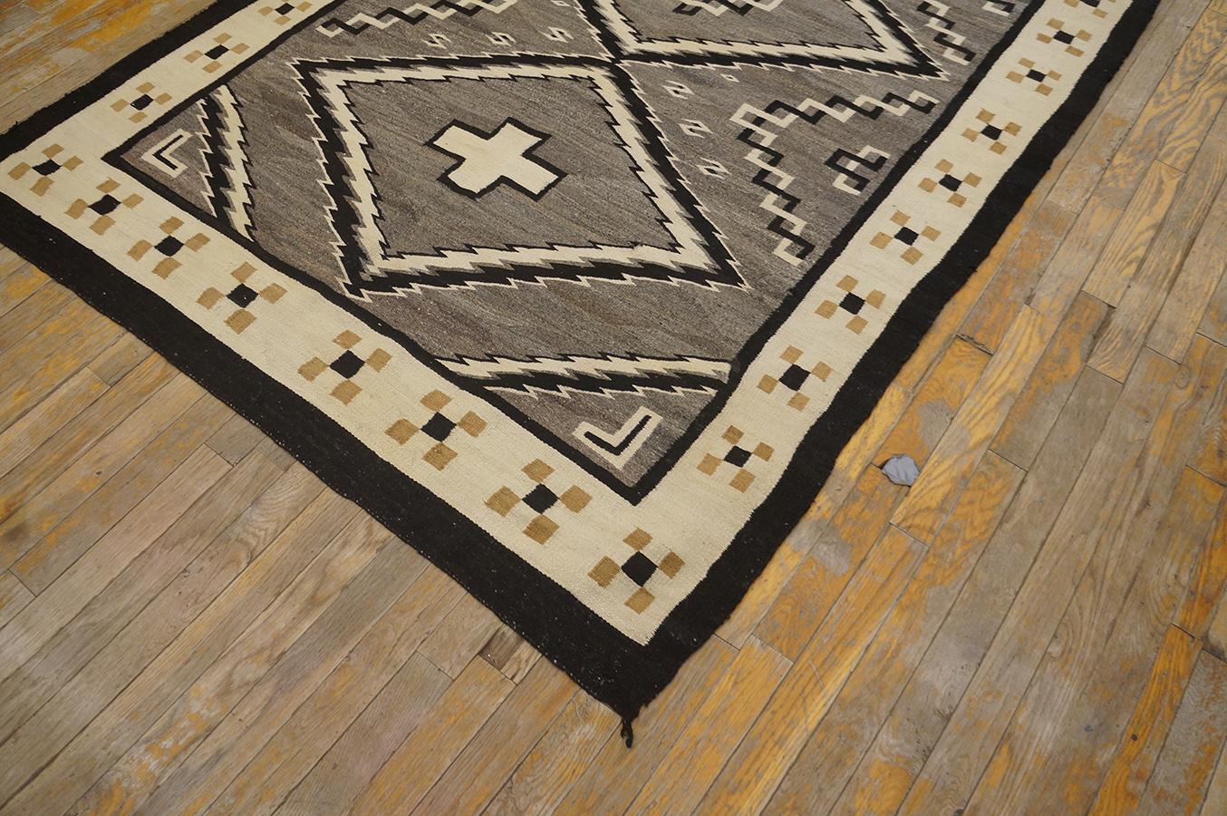 1930s American Navajo Carpet ( 4'8'' x 7'9'' - 142 x 236 ) For Sale 2