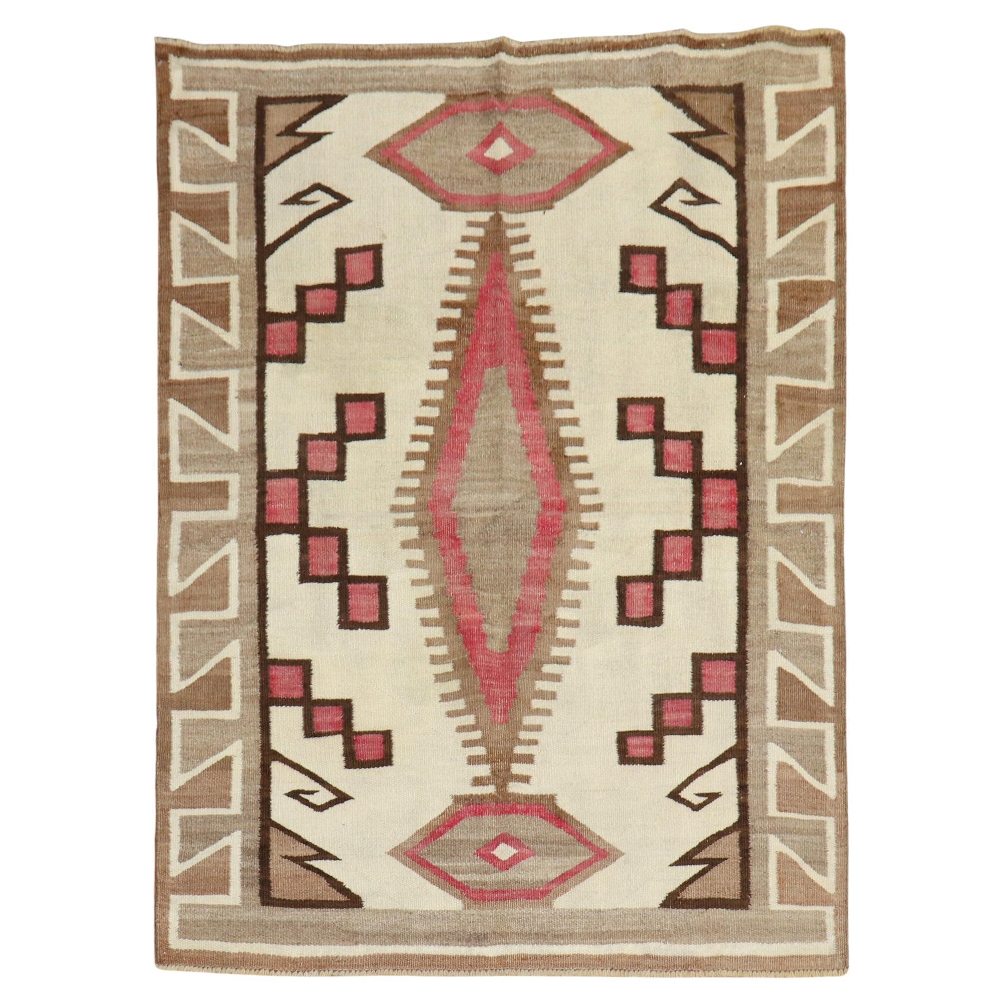 Tapis tribal américain ancien de couleur ivoire Navajo