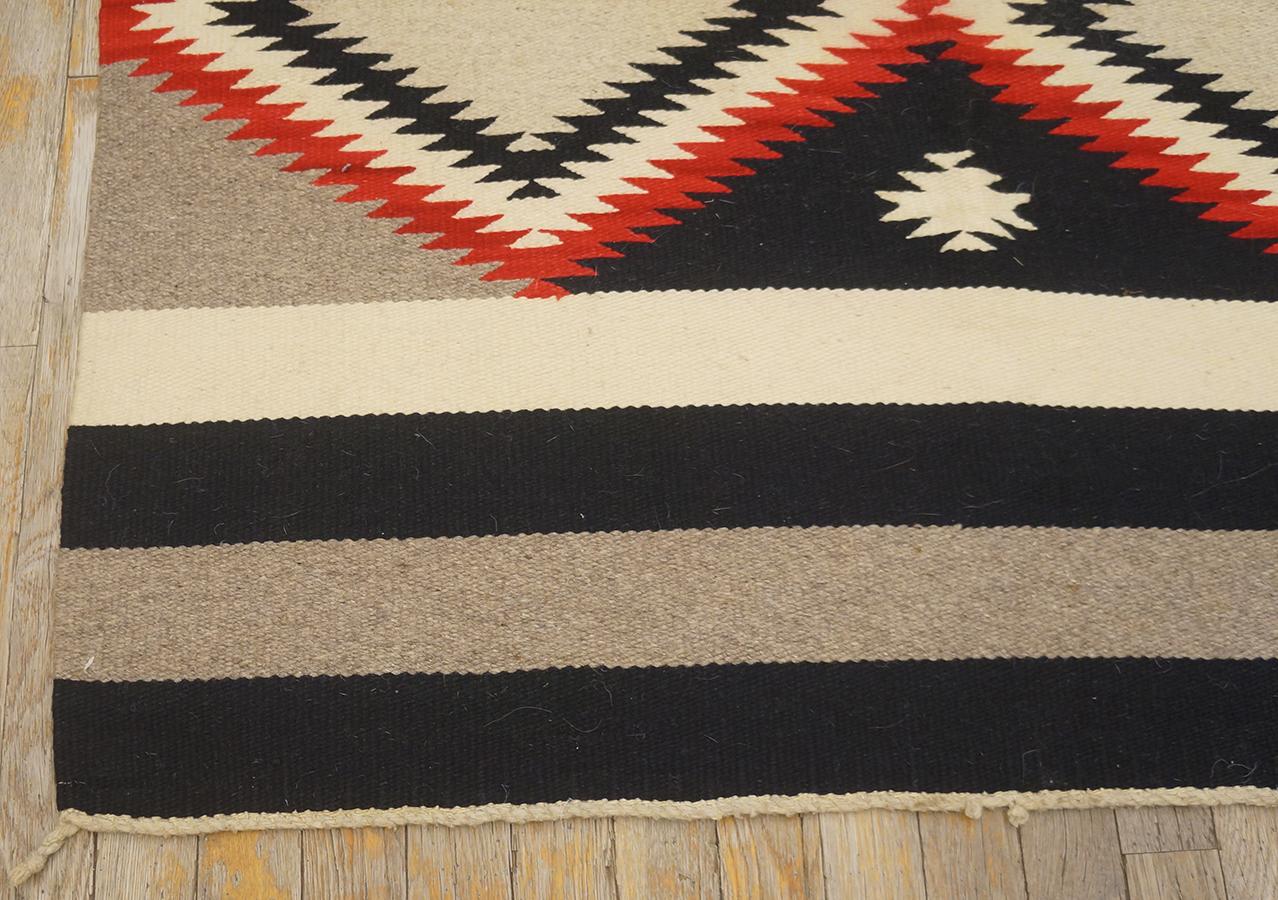 Amerikanischer Navajo-Teppich aus den 1940er Jahren ( 3''9 x 6'' x 115 x 183) (Handgewebt) im Angebot
