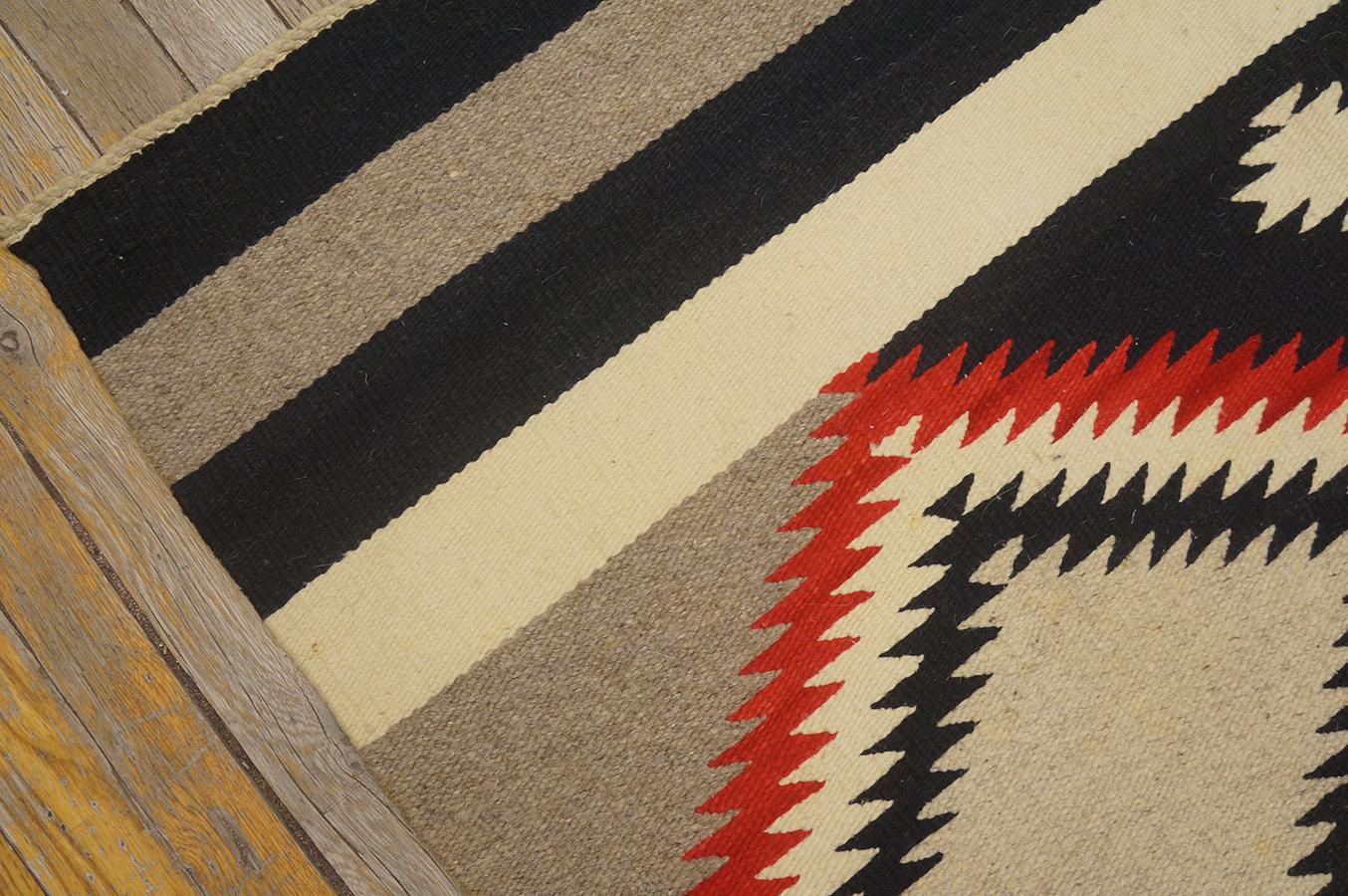 Amerikanischer Navajo-Teppich aus den 1940er Jahren ( 3''9 x 6'' x 115 x 183) im Angebot 1