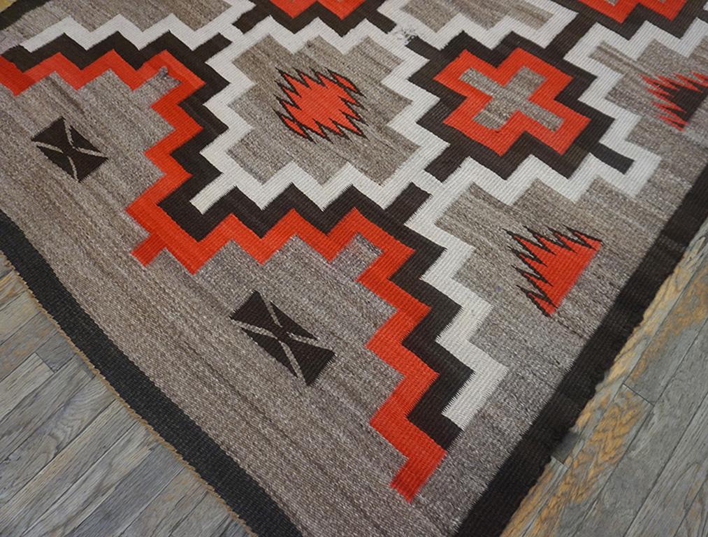 Hand-Woven Early 20th Century American Navajo Carpet ( 5'2