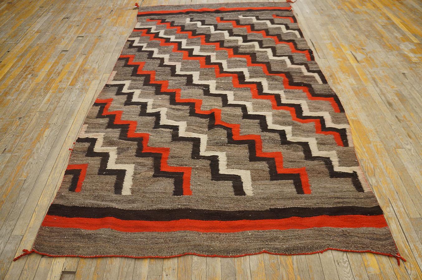 Early 20th Century American Navajo Carpet ( 5'3'' x 9'2'' - 160 x 280 ) For Sale 1