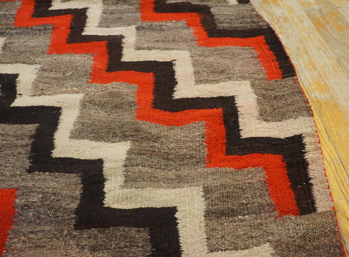 Early 20th Century American Navajo Carpet ( 5'3'' x 9'2'' - 160 x 280 ) For Sale 2