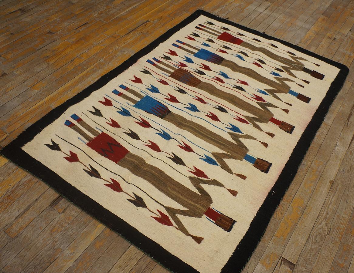 Amerikanischer Navajo Yei-Teppich aus den 1930er Jahren ( 3' 5'' x 5' 104 x 152 cm) (Mitte des 20. Jahrhunderts) im Angebot