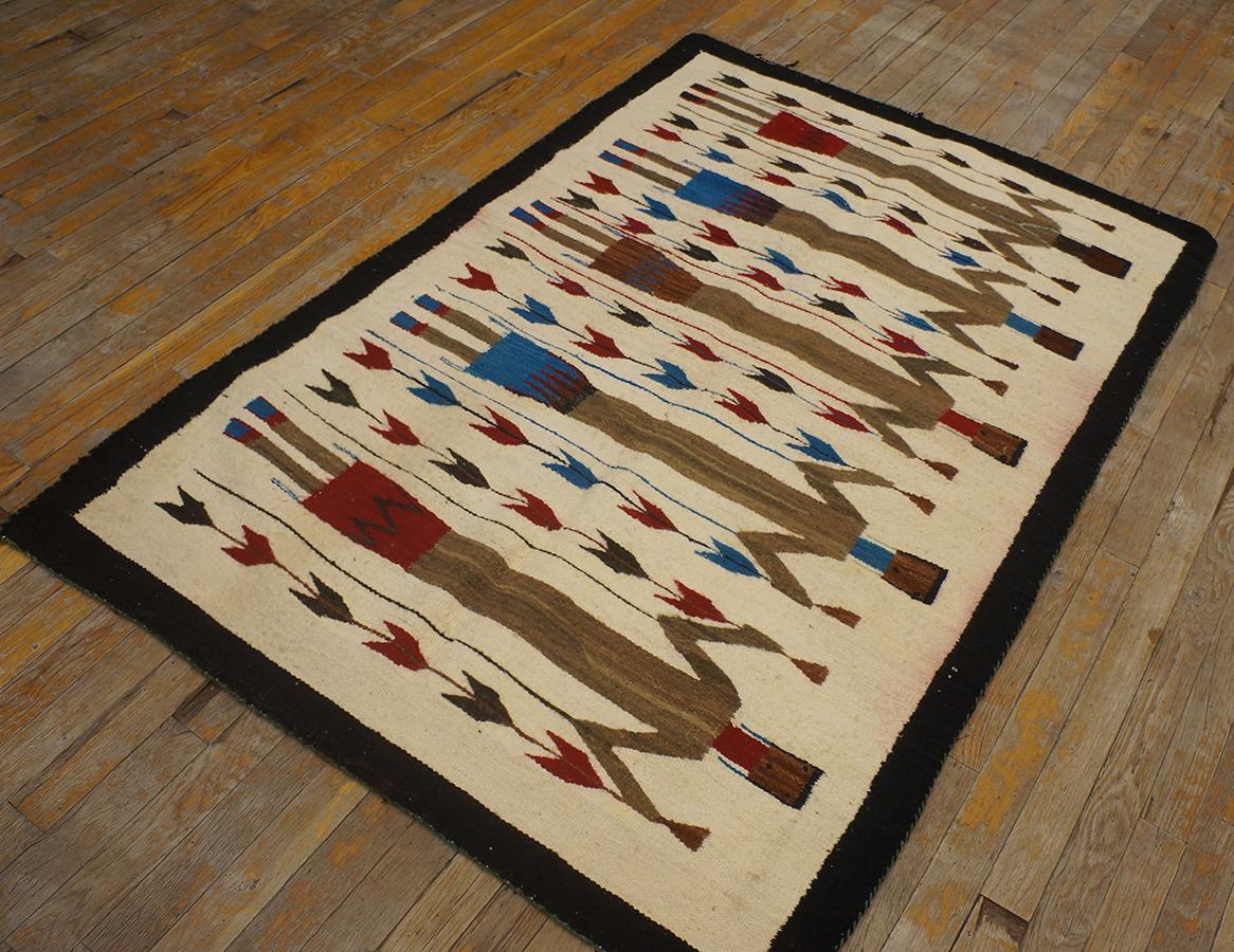 Laine Tapis américain Navajo Yei des années 1930 ( 3' 5'' x 5' - 104 x 152 cm ) en vente