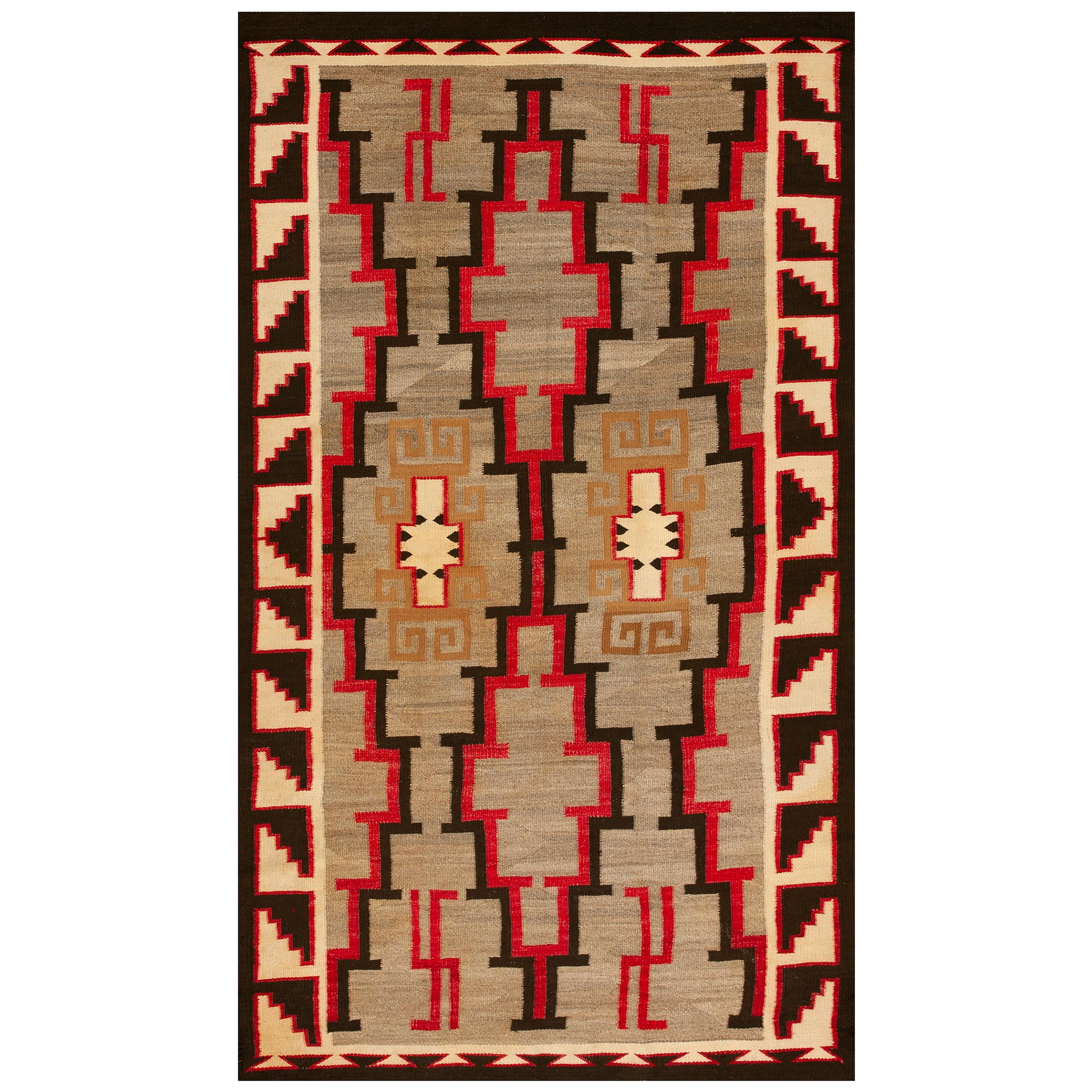 Amerikanischer Navajo-Teppich des frühen 20. Jahrhunderts ( 1,42 m x 1,82 m – 145 x 250 cm)