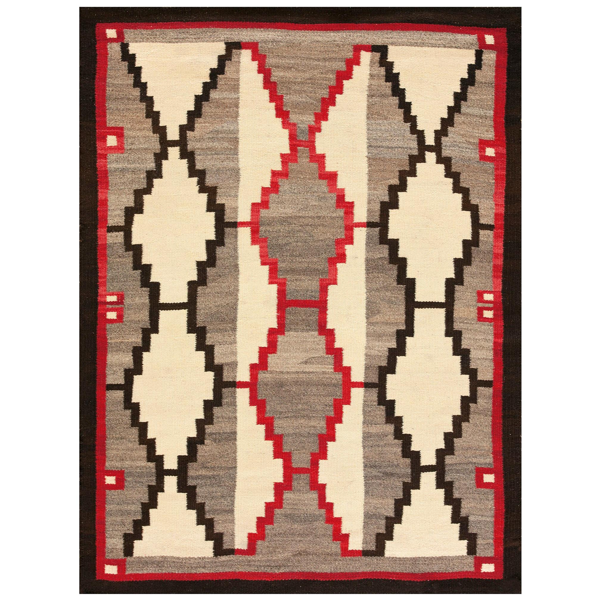Amerikanischer Navajo-Teppich aus den 1930er Jahren (107 x 137 cm)