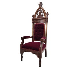 Antique chaise d'évêque néo-gothique américaine trône nouvellement tapissée de mohair