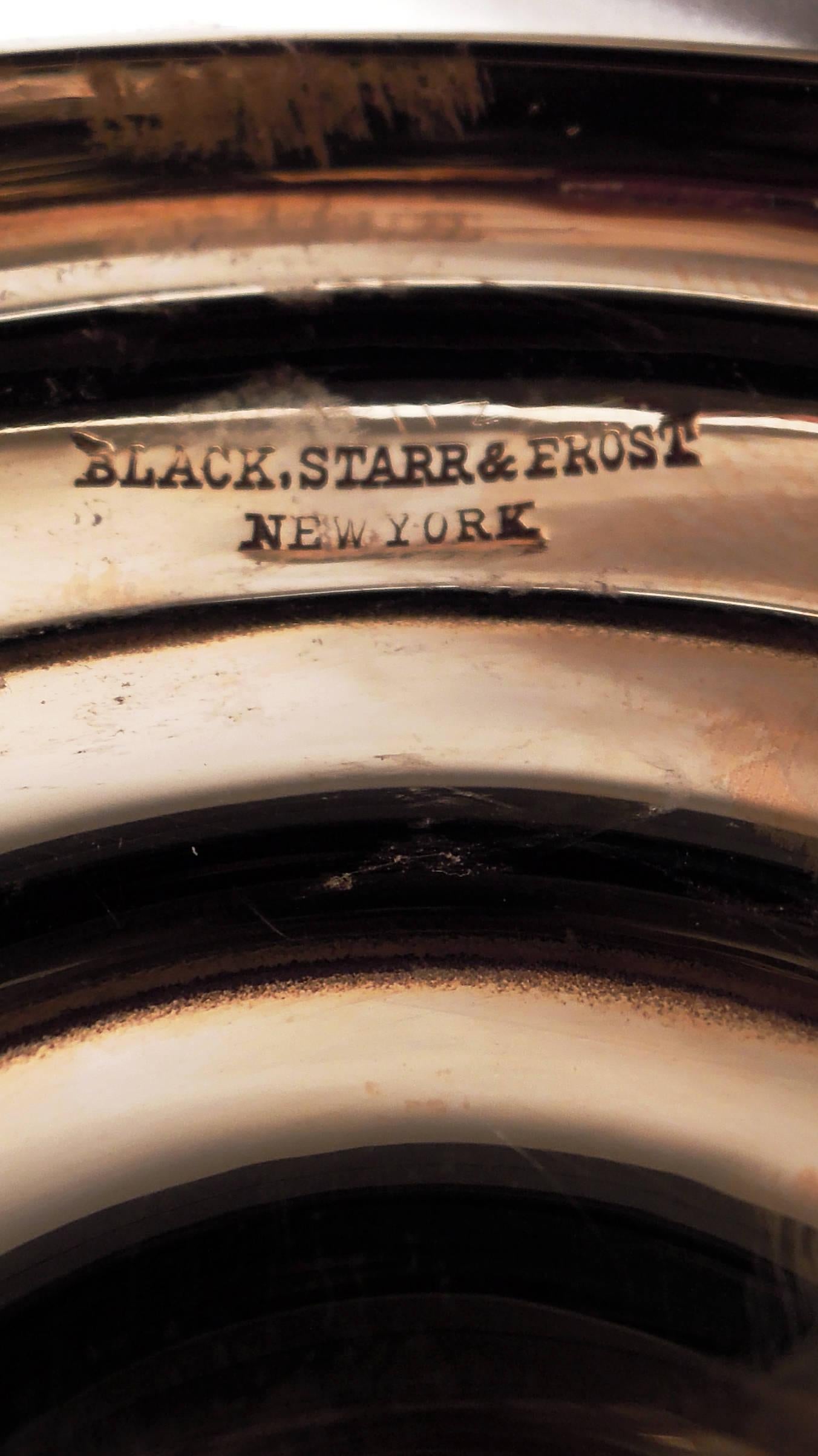 Ancienne tasse de trophée néoclassique américaine couverte d'or 14 carats en vente 4
