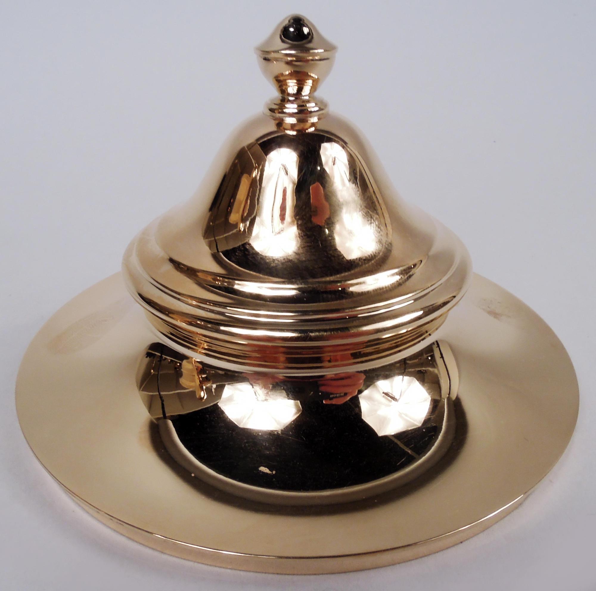 Américain Ancienne tasse de trophée néoclassique américaine couverte d'or 14 carats en vente